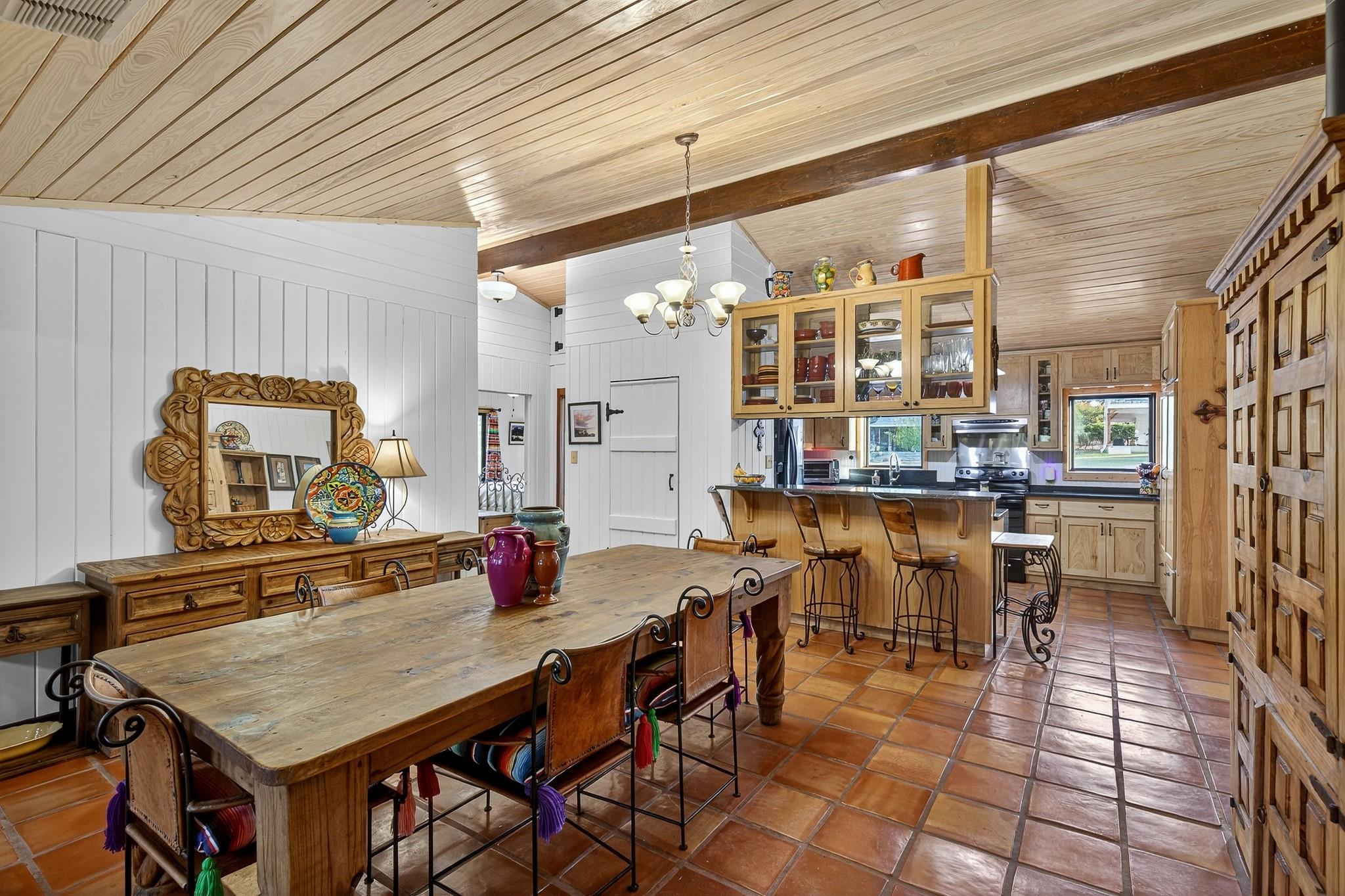 710 Sandy Harbor Dr, Horseshoe Bay, TX 78657