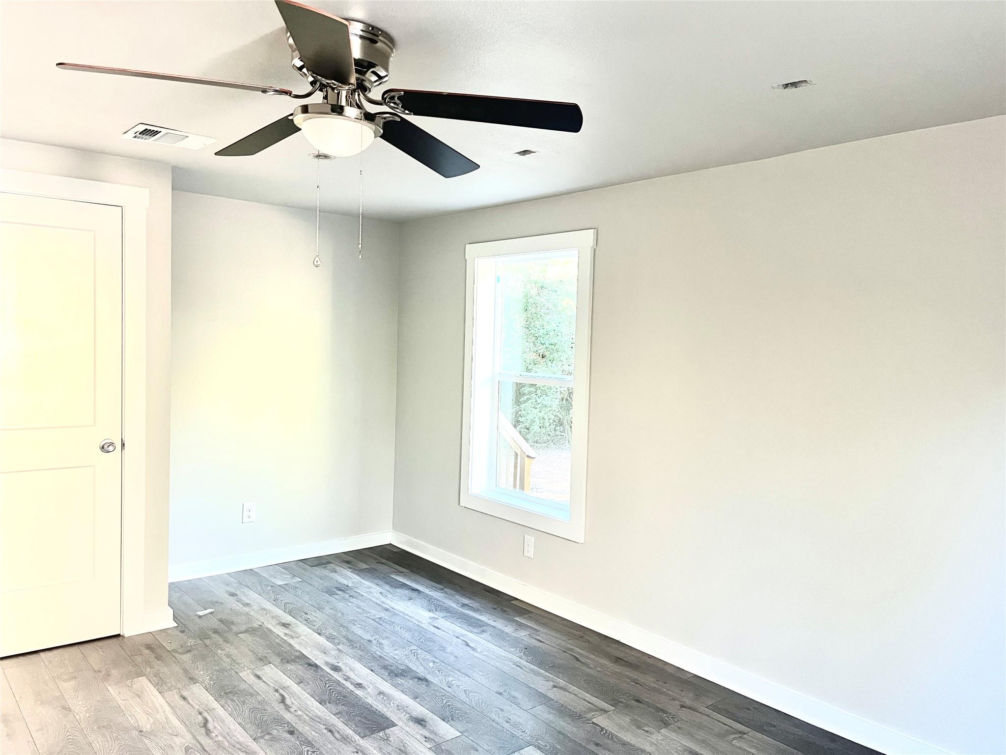 194 Split Oak Rd, Smithville, TX 78957