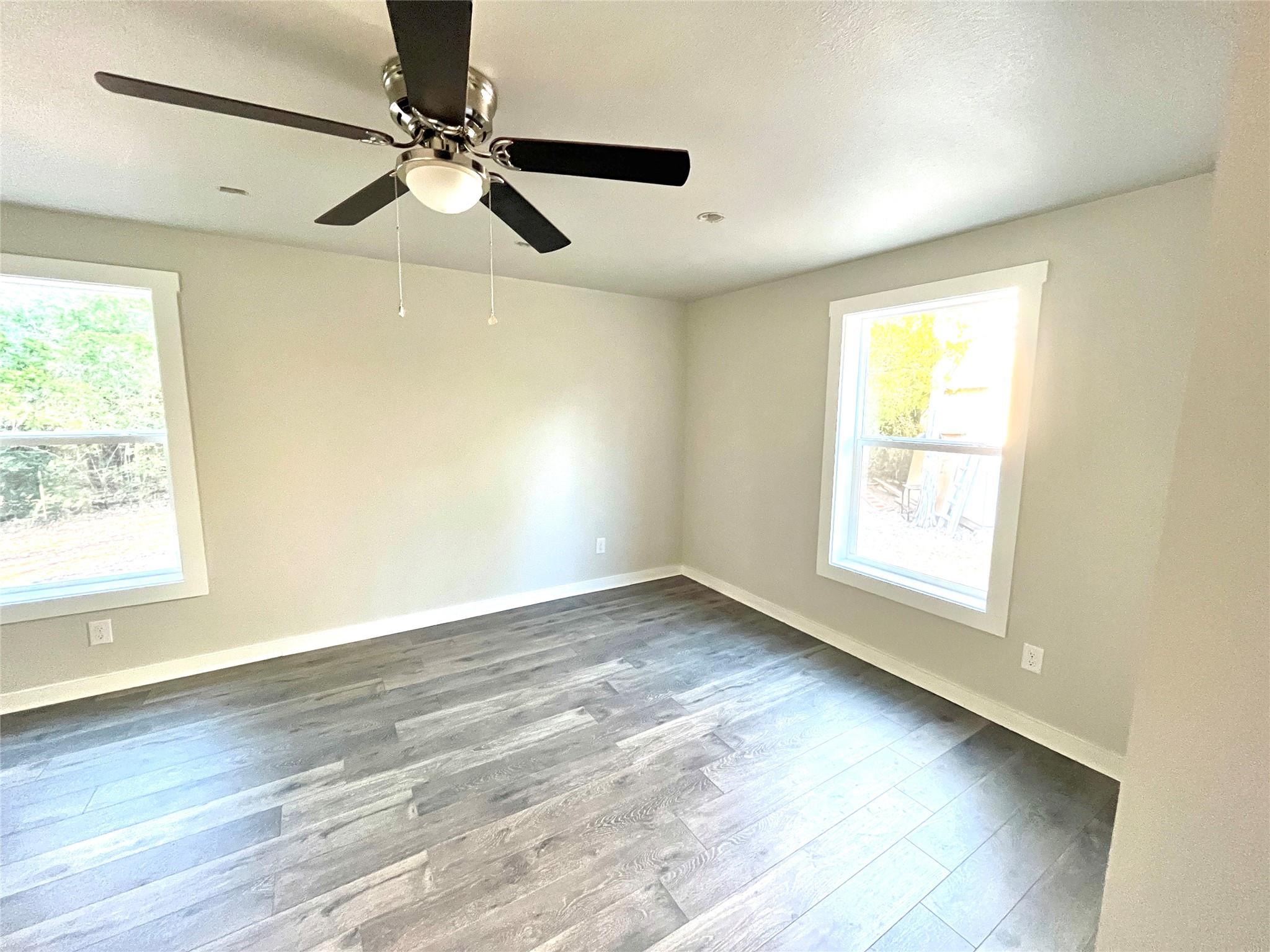 194 Split Oak Rd, Smithville, TX 78957