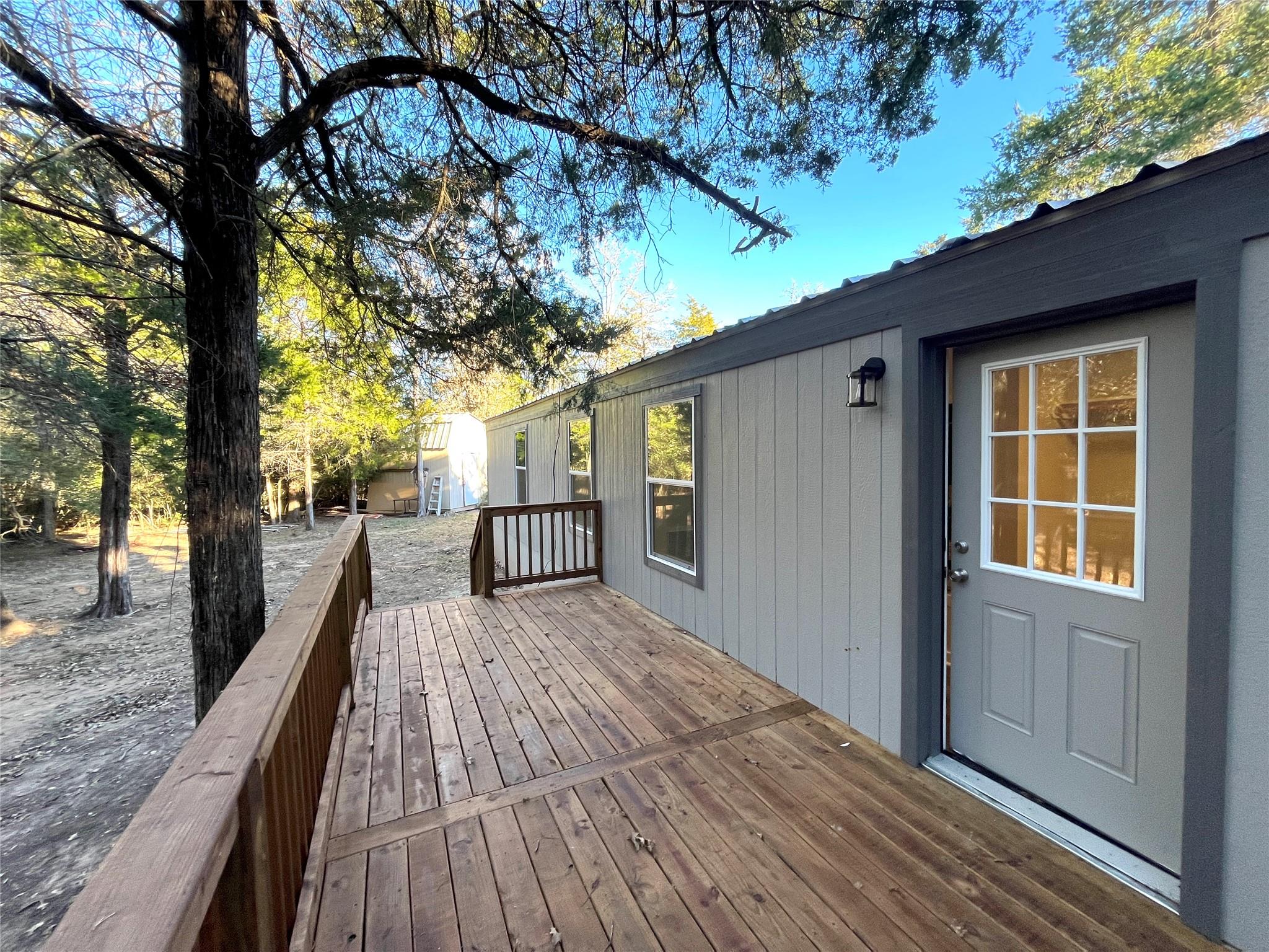 194 Split Oak Rd, Smithville, TX 78957