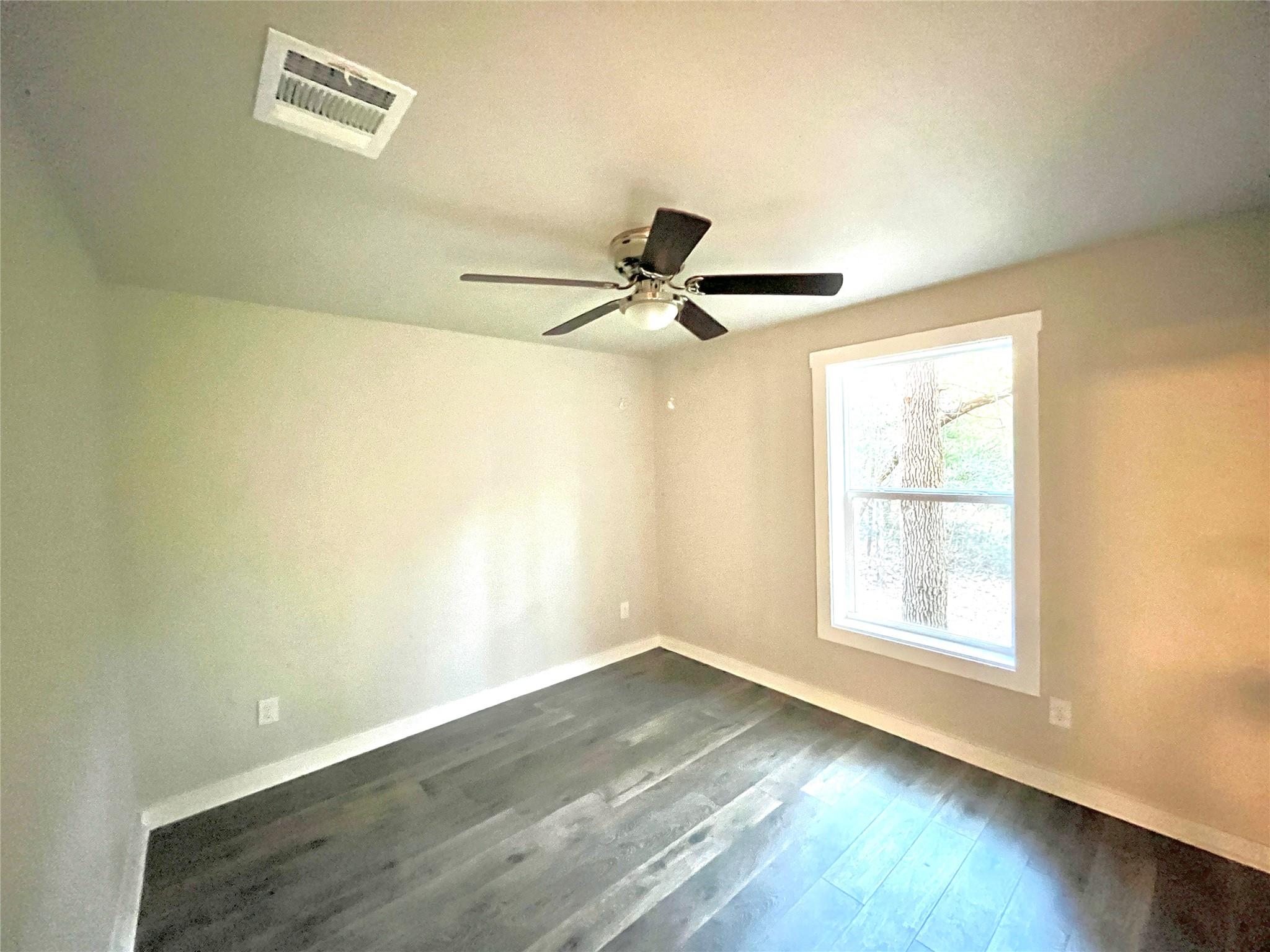 194 Split Oak Rd, Smithville, TX 78957