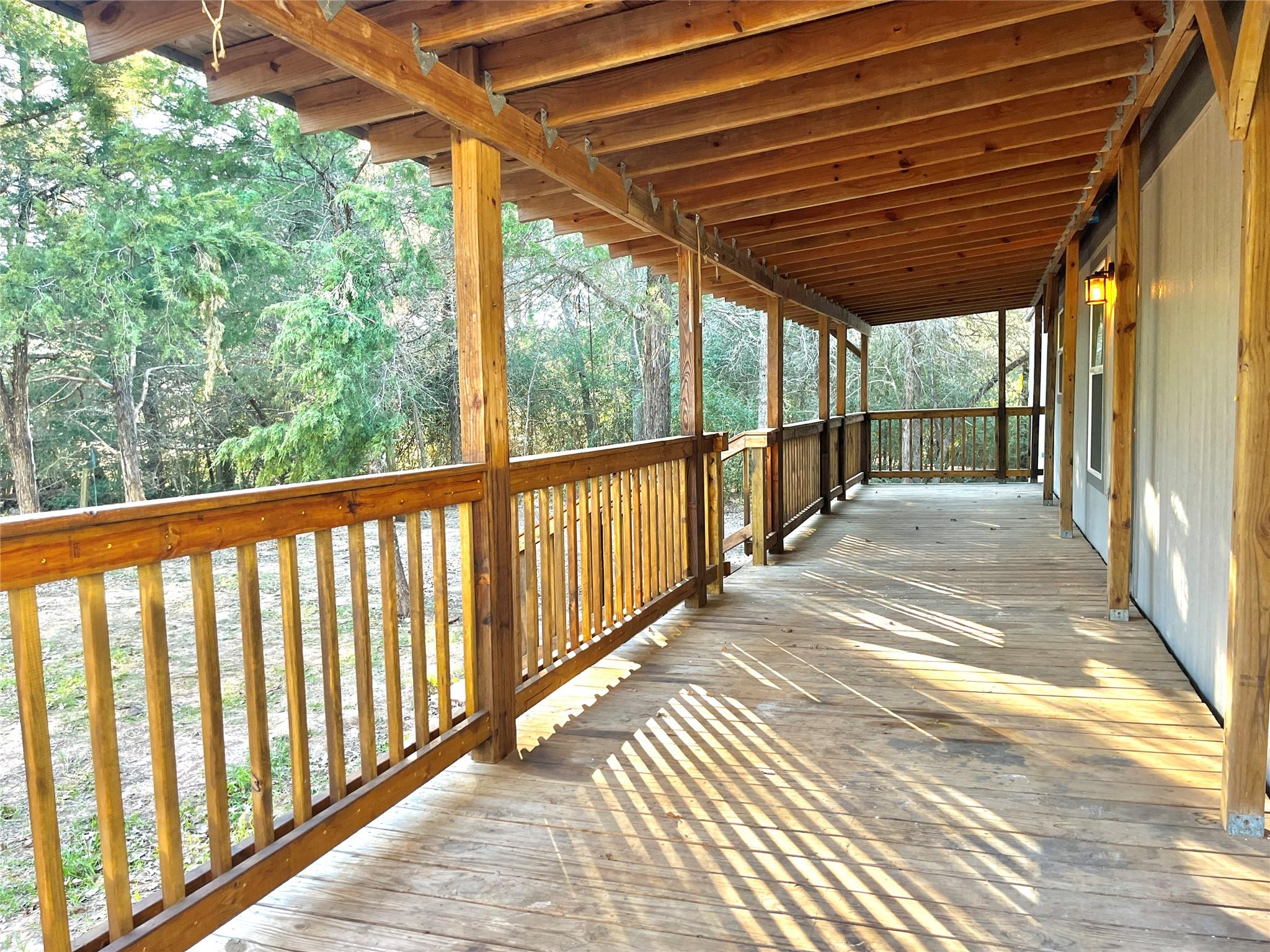 194 Split Oak Rd, Smithville, TX 78957