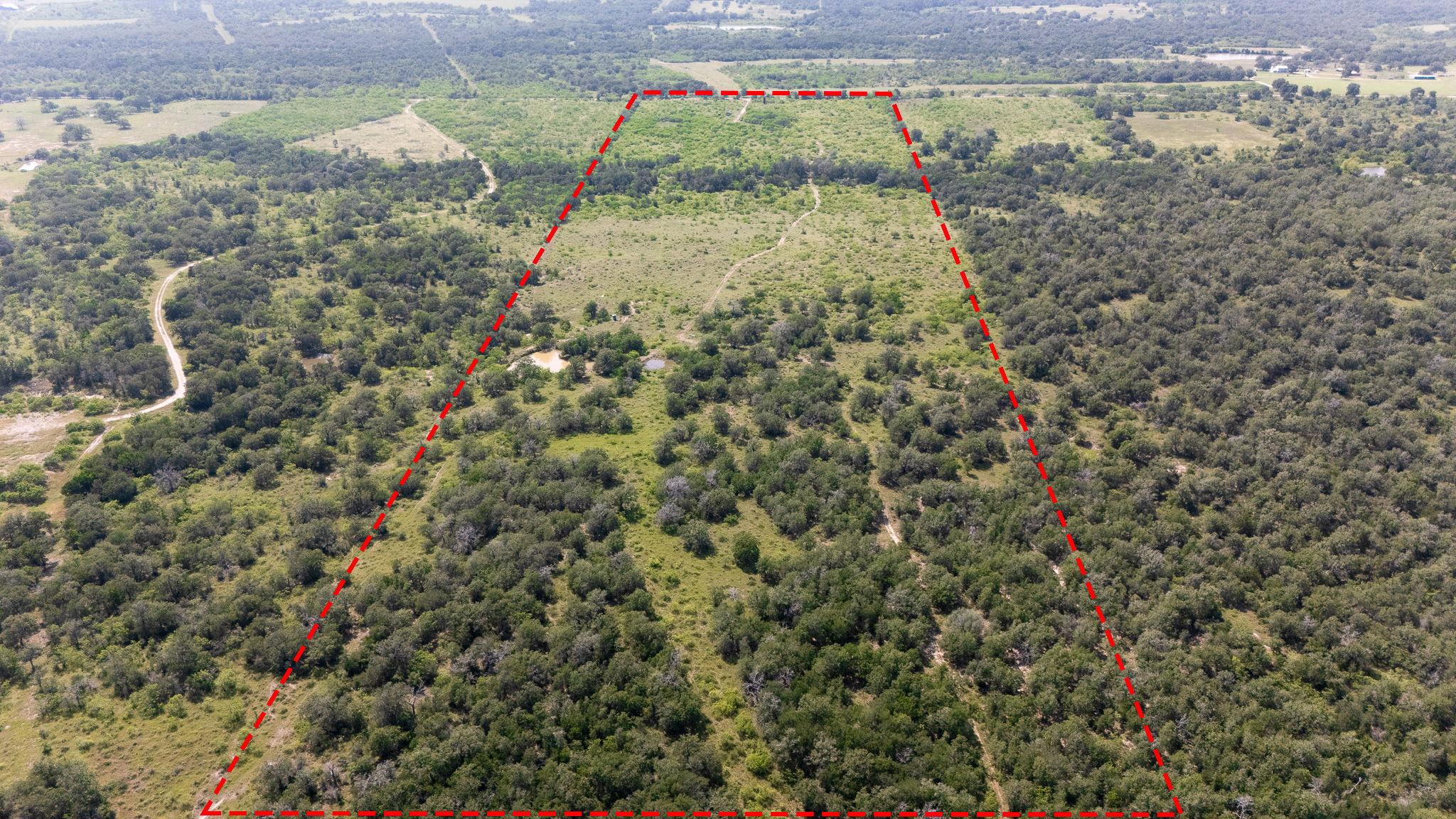 000 County Road 420, Waelder, TX 78959