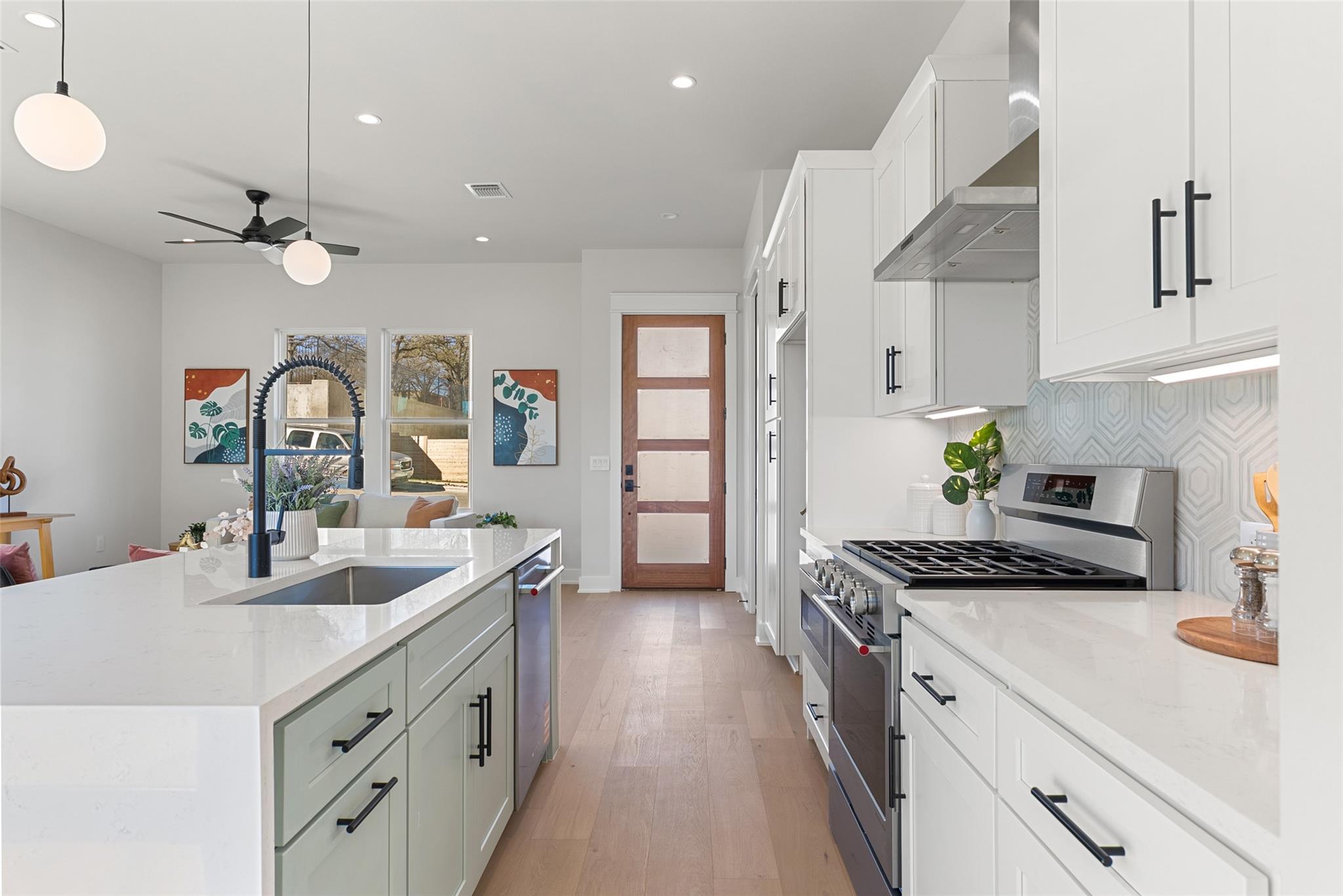 6321 Friendswood Dr, Austin, TX 78723