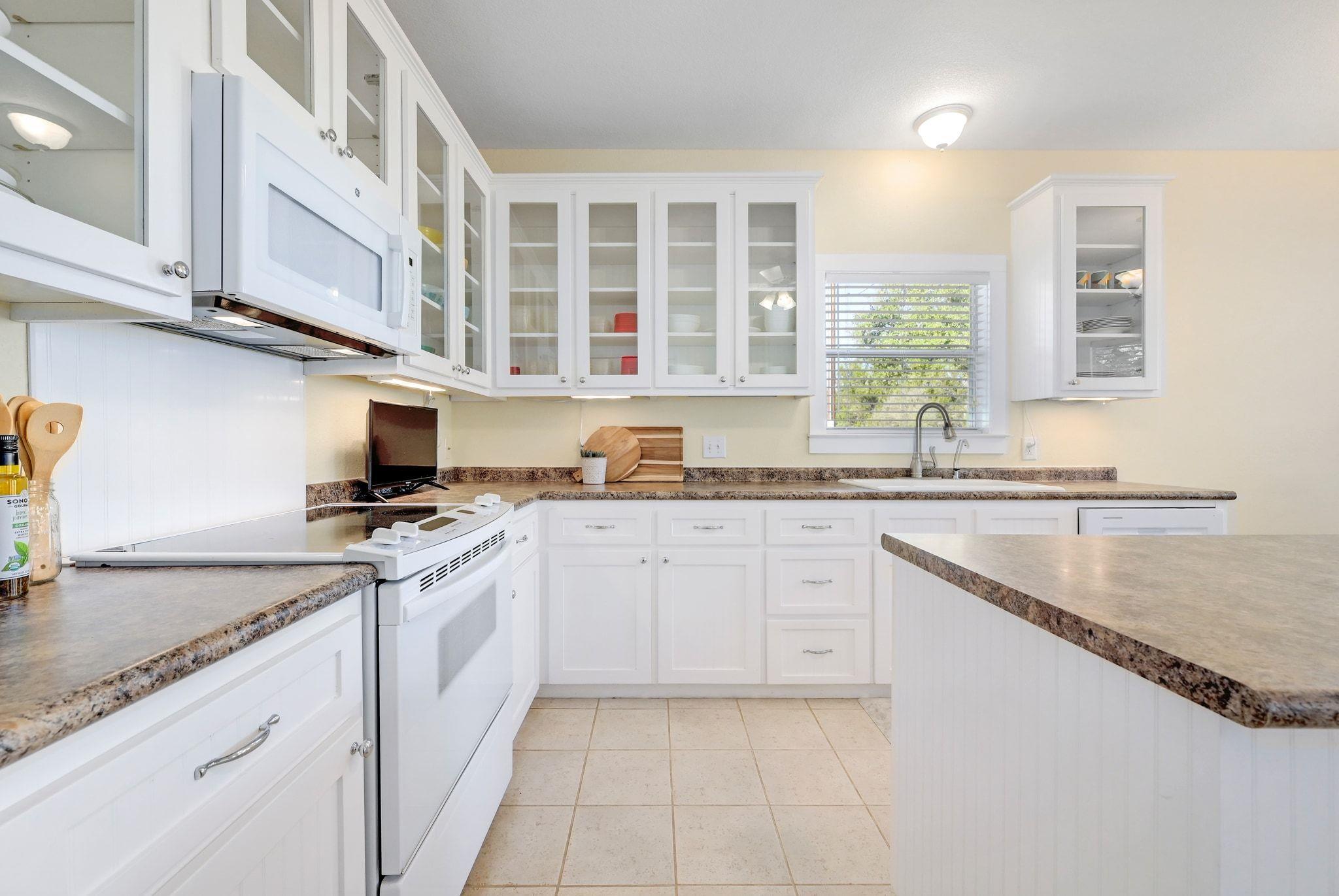 881 Saddleridge Dr, Wimberley, TX 78676