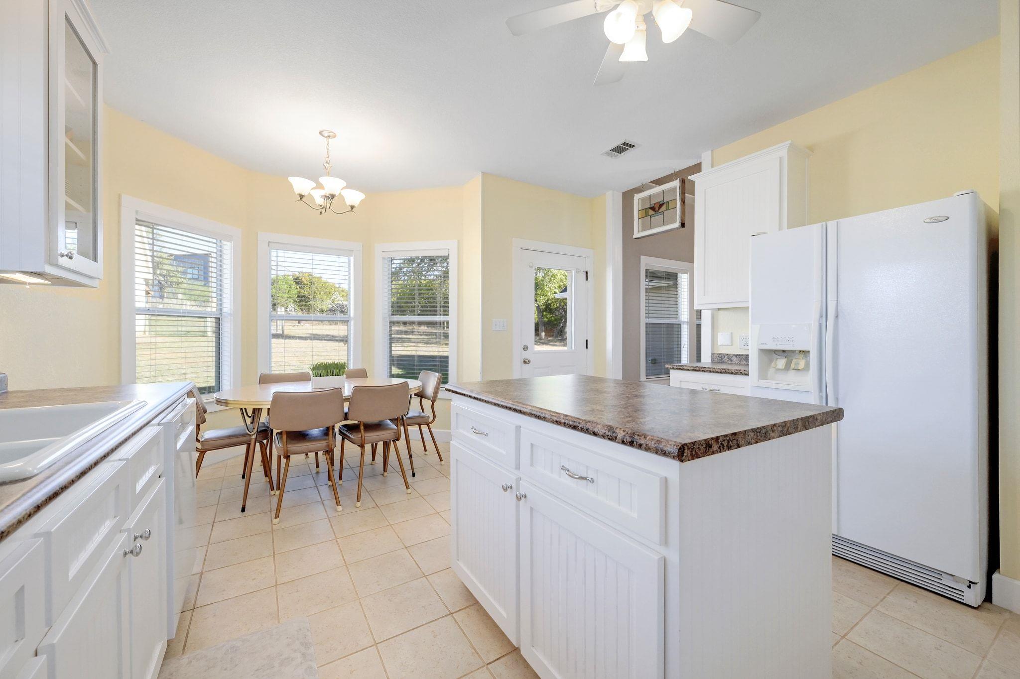 881 Saddleridge Dr, Wimberley, TX 78676