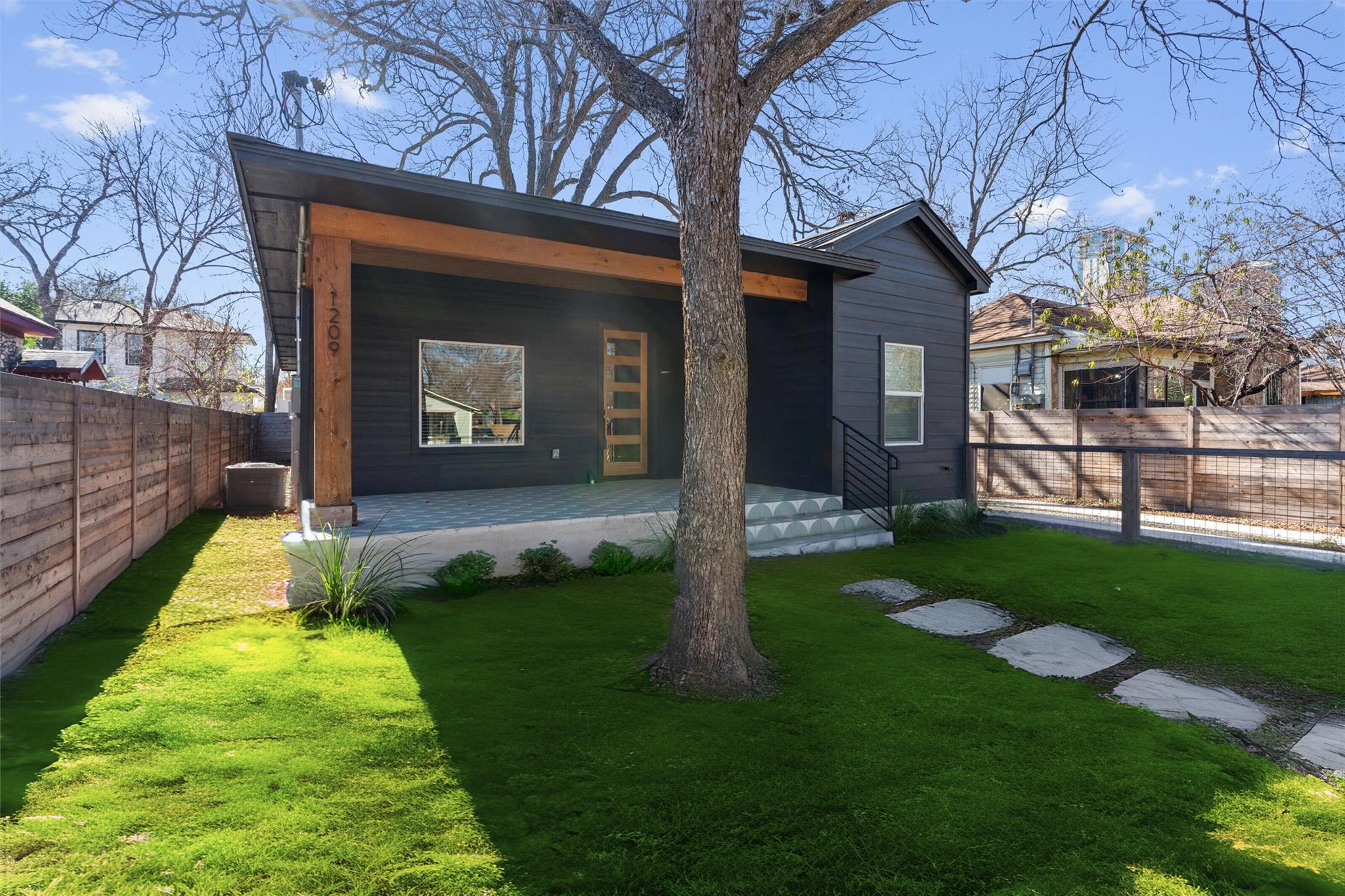 1209 Canterbury St, Austin, TX 78702