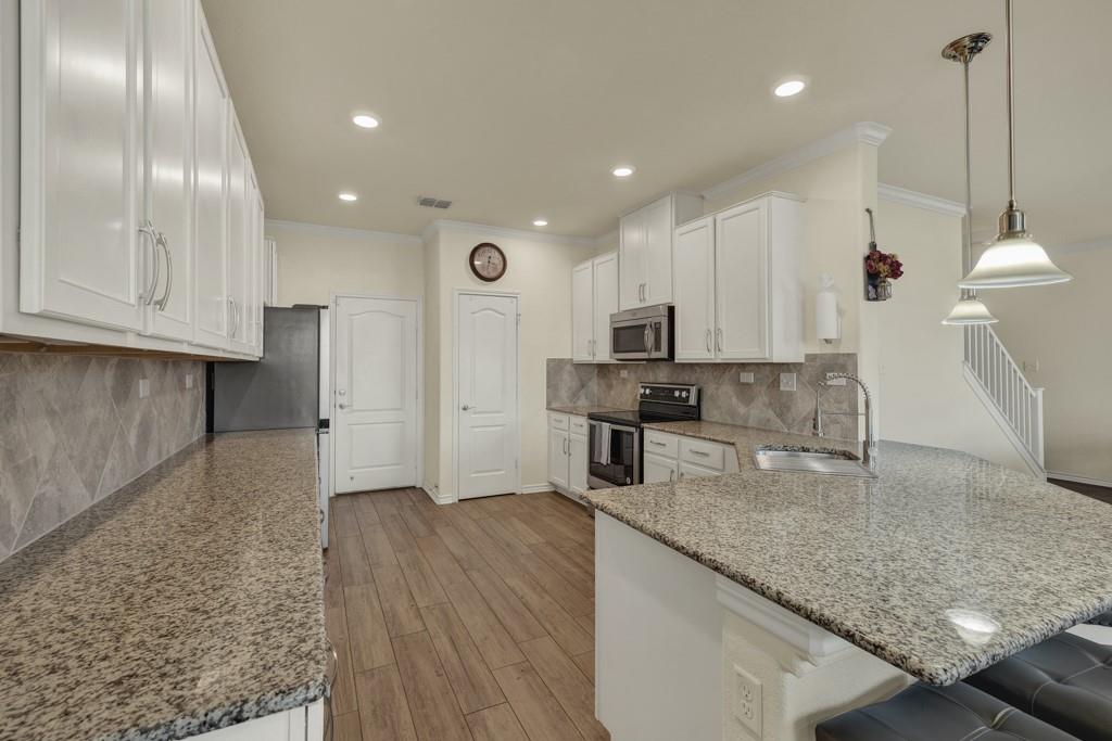 2095 Shire Mdws, New Braunfels, TX 78130