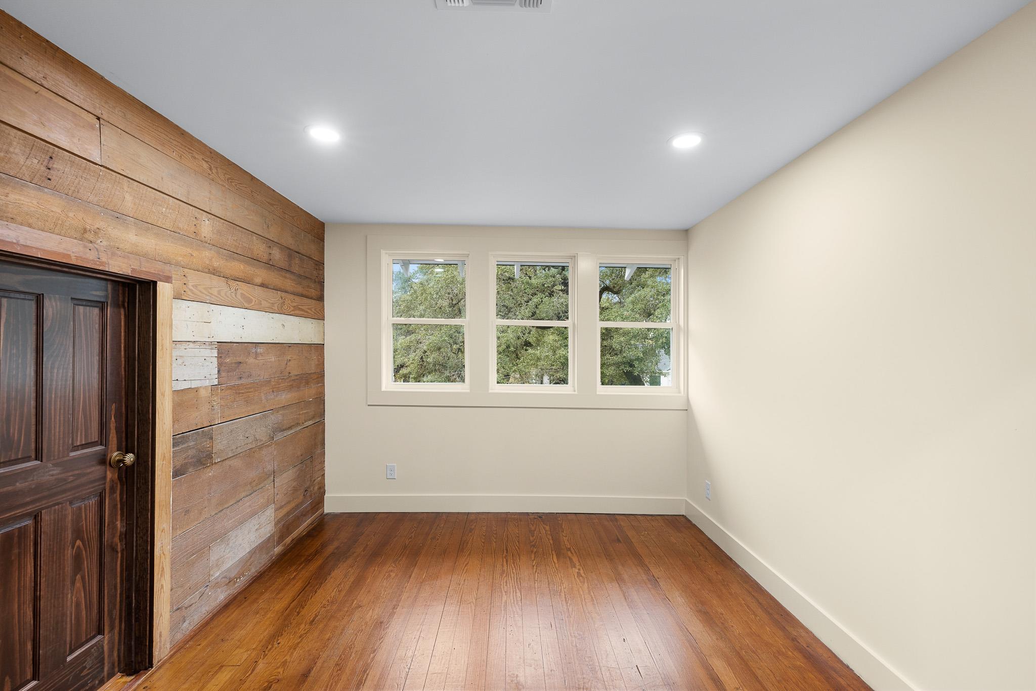 452 N Jackson St, La Grange, TX 78945