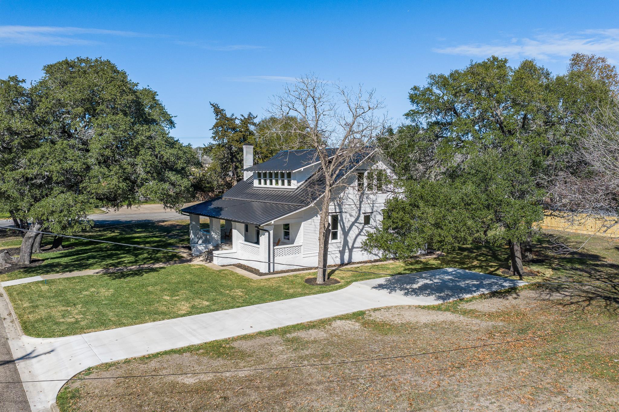 452 N Jackson St, La Grange, TX 78945