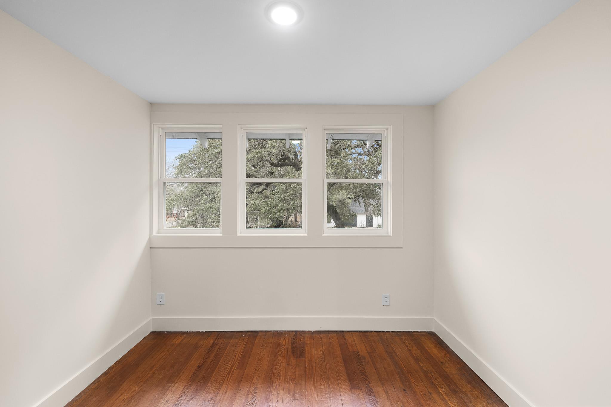 452 N Jackson St, La Grange, TX 78945