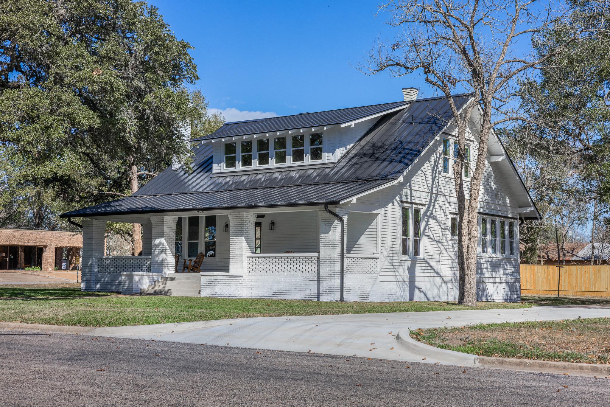 452 N Jackson St, La Grange, TX 78945