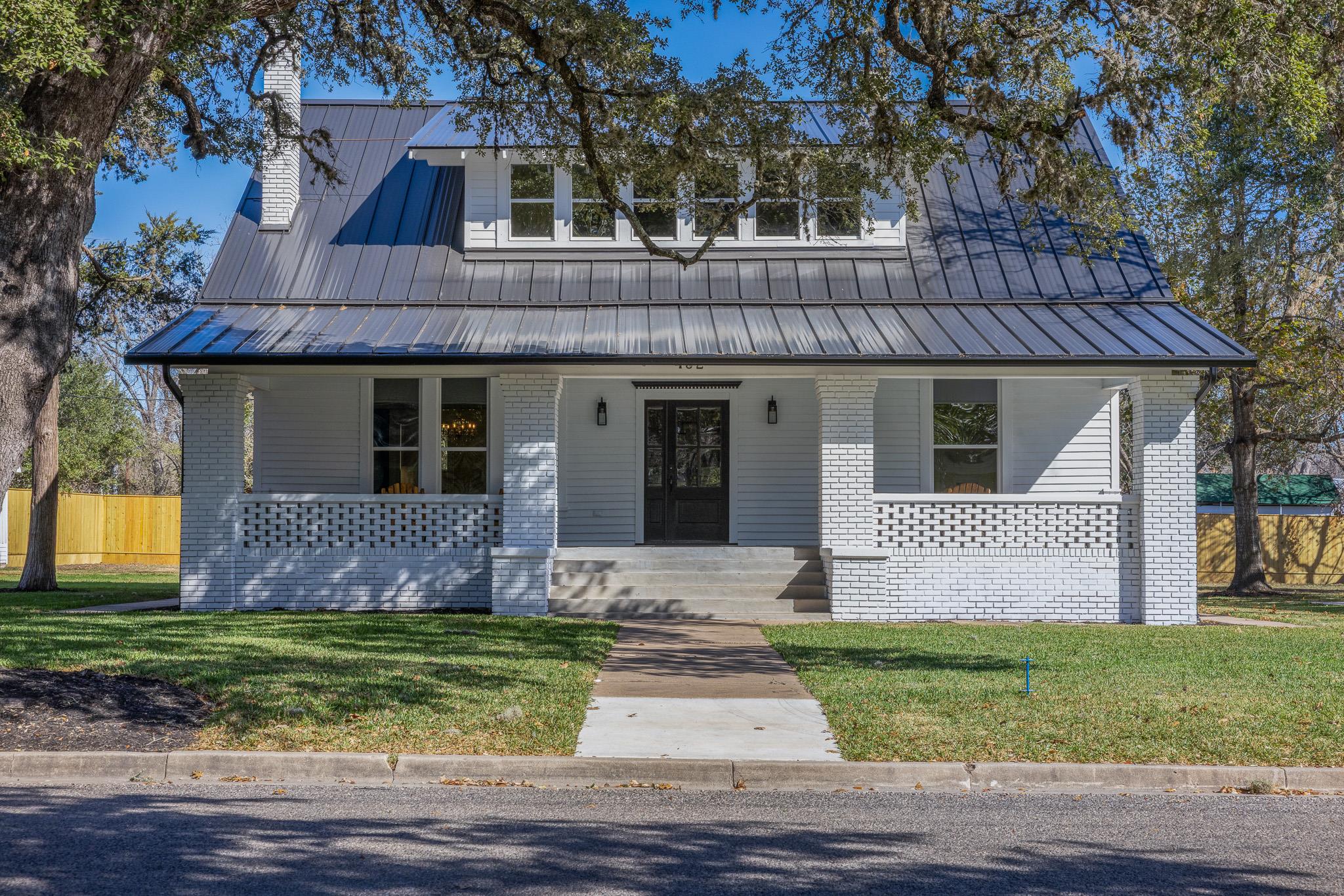 452 N Jackson St, La Grange, TX 78945