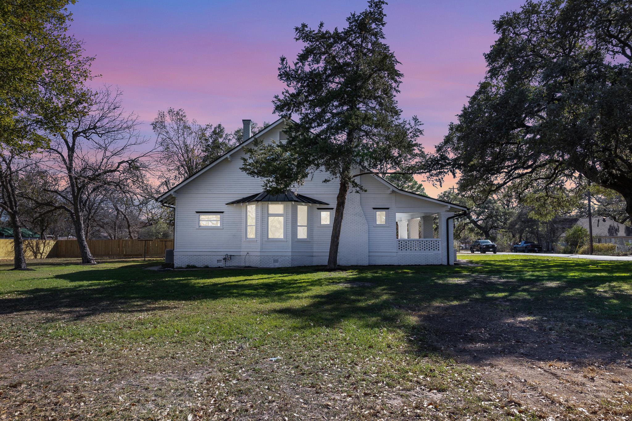 452 N Jackson St, La Grange, TX 78945