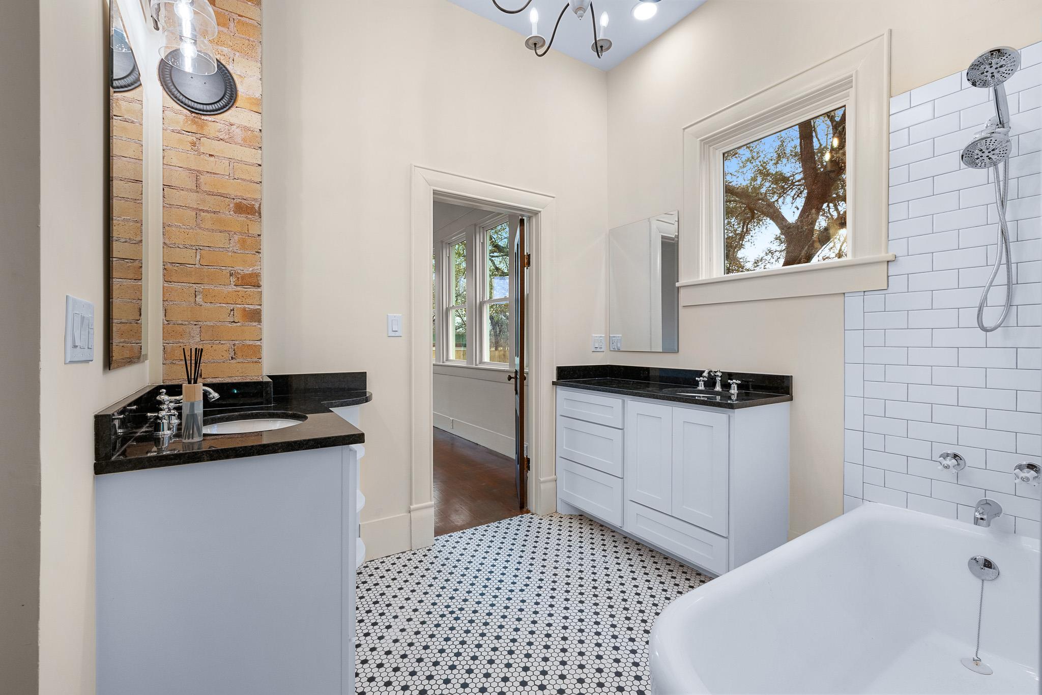 452 N Jackson St, La Grange, TX 78945