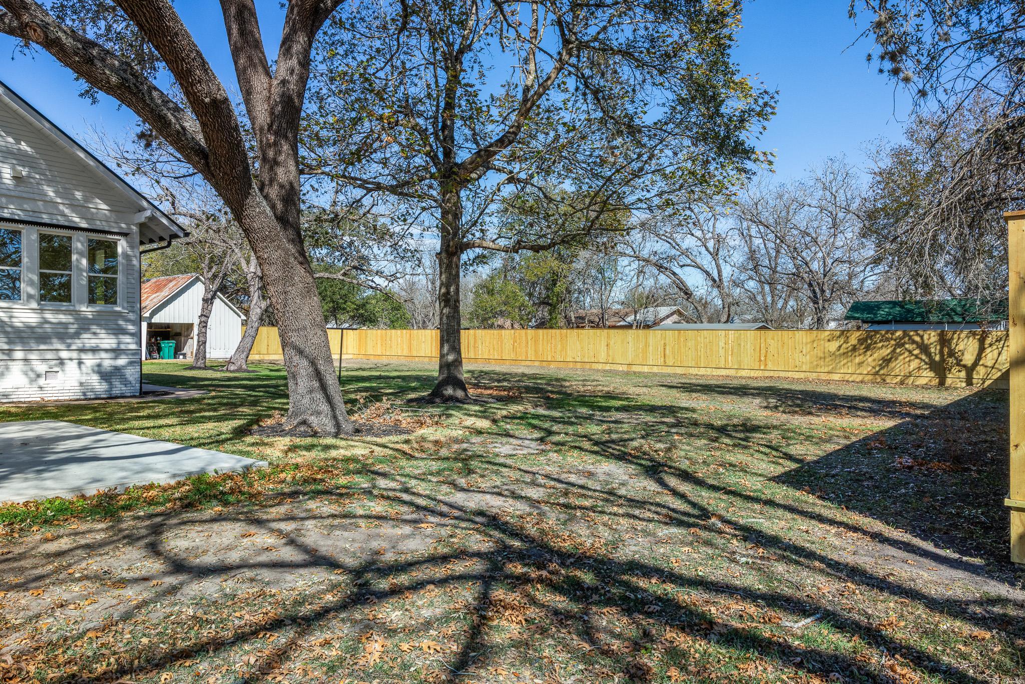 452 N Jackson St, La Grange, TX 78945