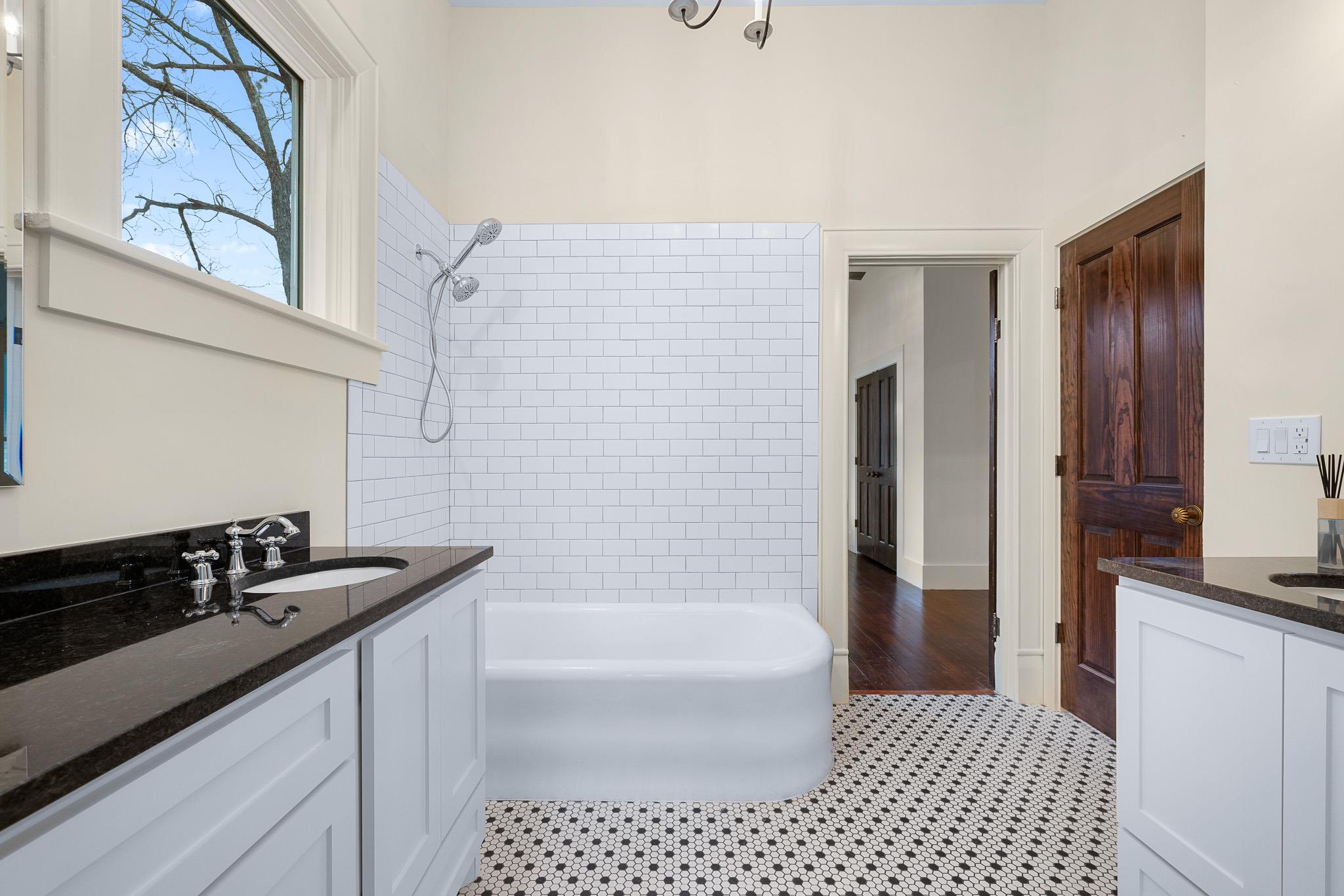 452 N Jackson St, La Grange, TX 78945