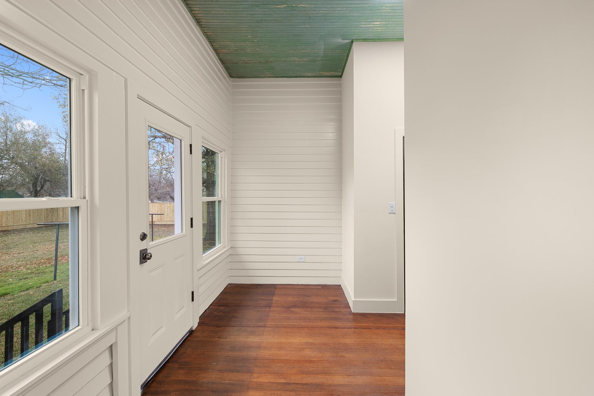 452 N Jackson St, La Grange, TX 78945