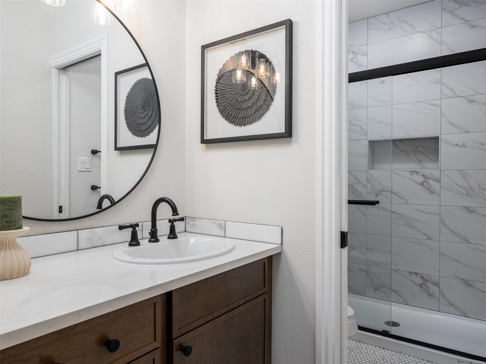 701 Oakwood Ln, Dripping Springs, TX 78620