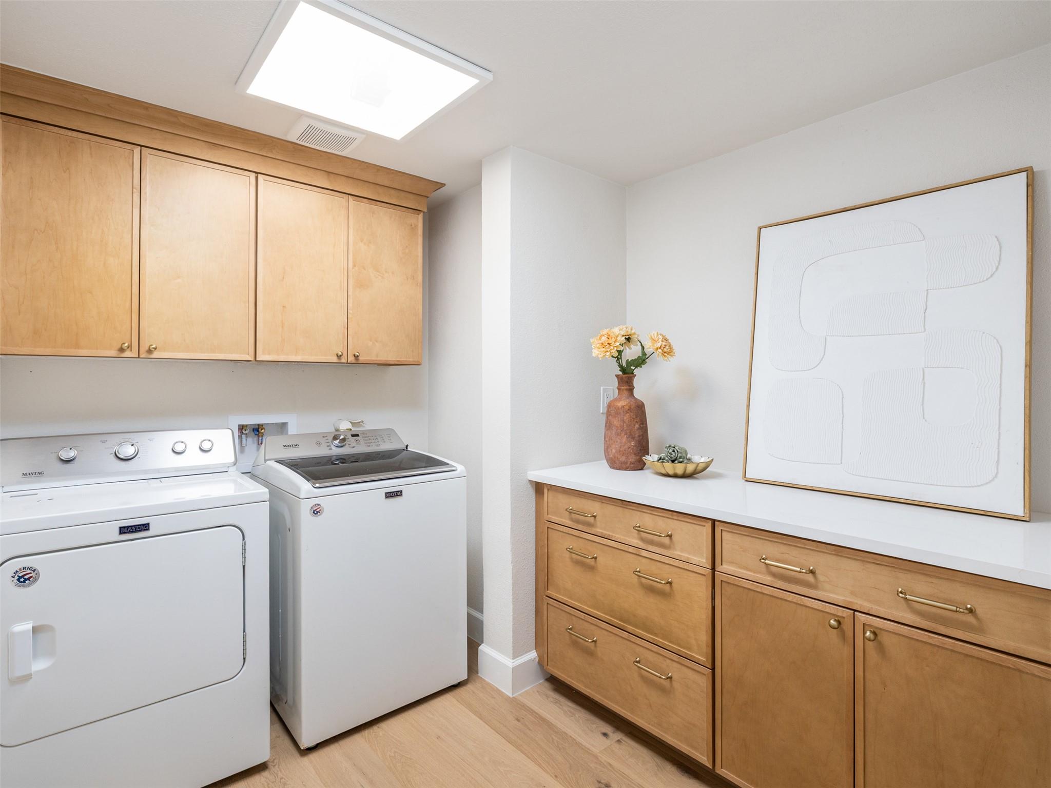 701 Oakwood Ln, Dripping Springs, TX 78620