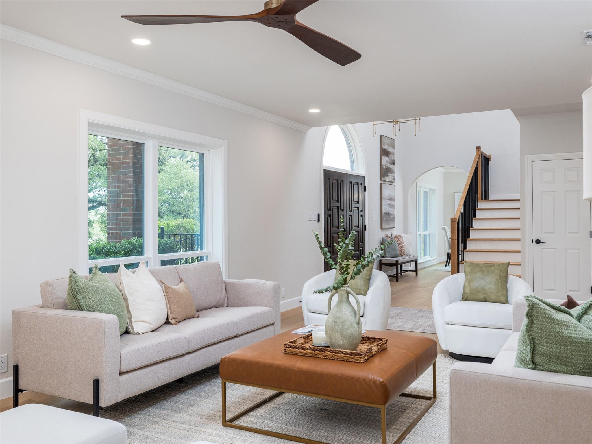 701 Oakwood Ln, Dripping Springs, TX 78620