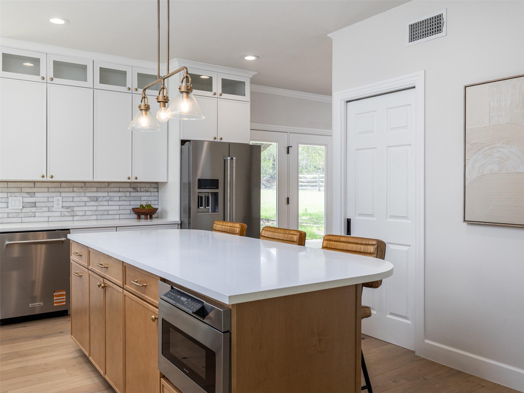 701 Oakwood Ln, Dripping Springs, TX 78620