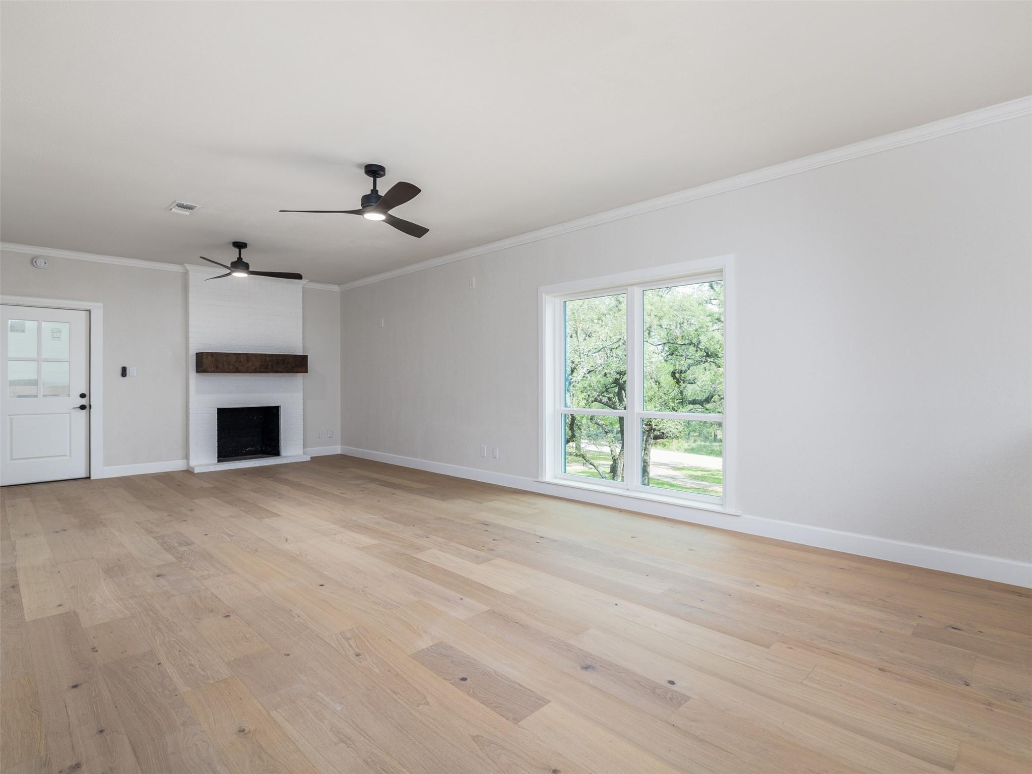 701 Oakwood Ln, Dripping Springs, TX 78620