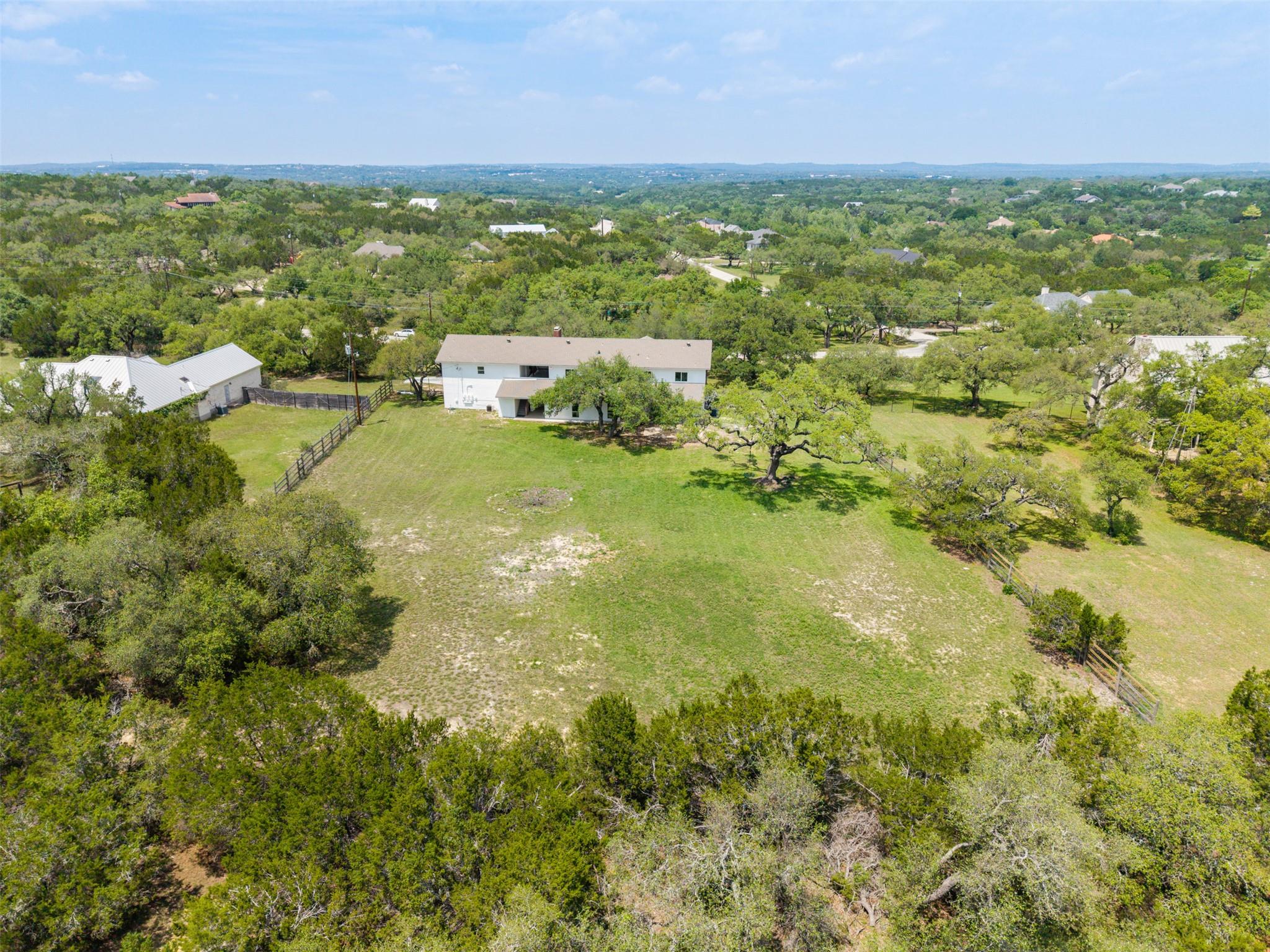 701 Oakwood Ln, Dripping Springs, TX 78620