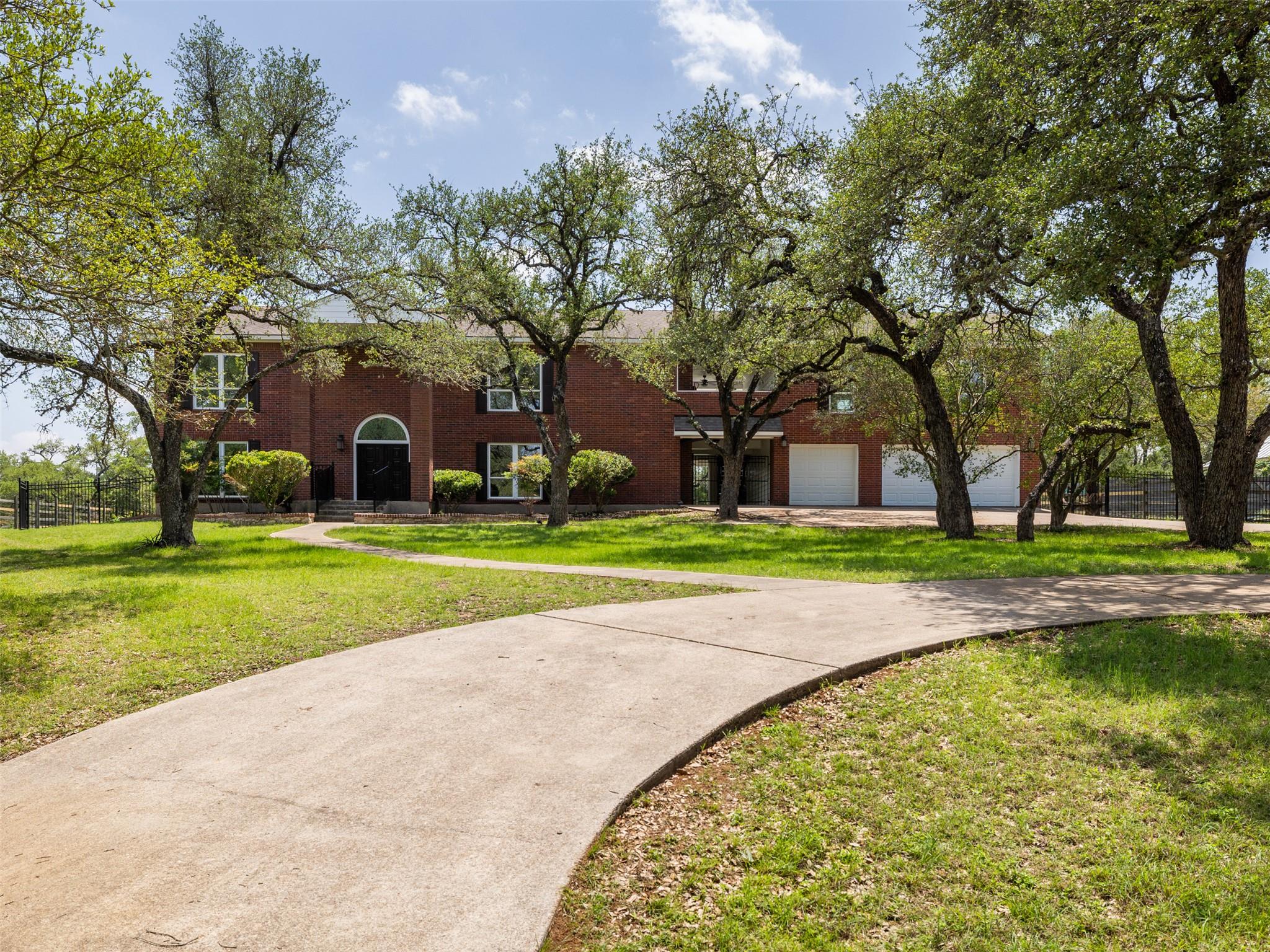 701 Oakwood Ln, Dripping Springs, TX 78620