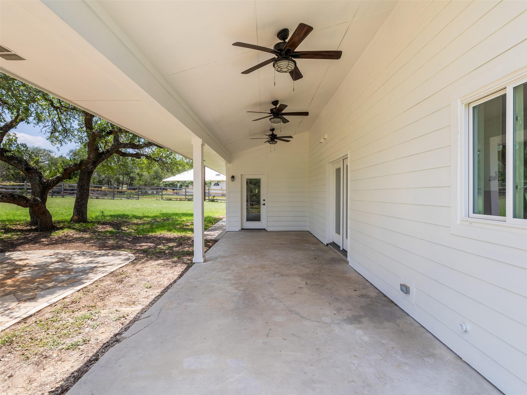 701 Oakwood Ln, Dripping Springs, TX 78620