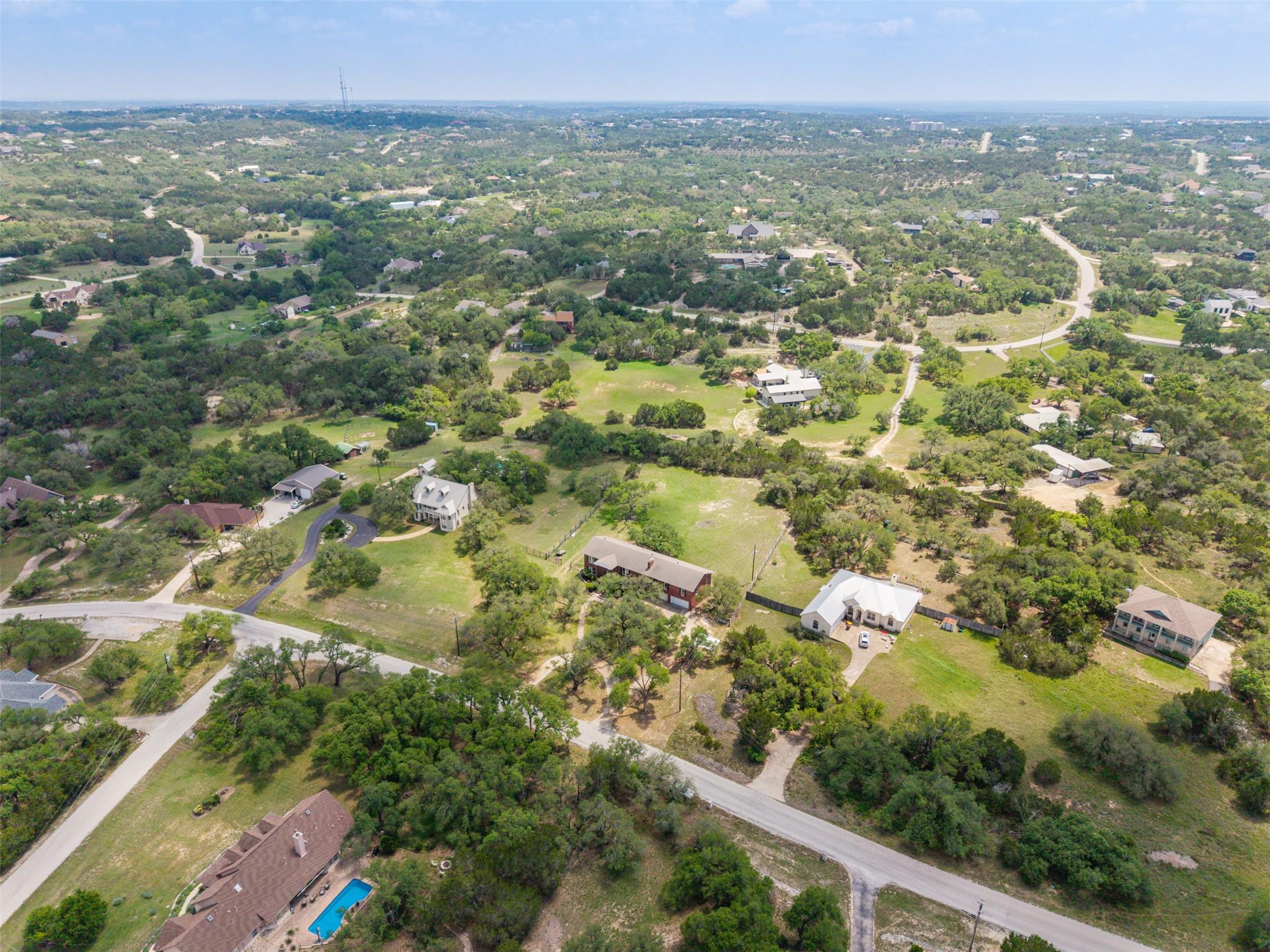 701 Oakwood Ln, Dripping Springs, TX 78620