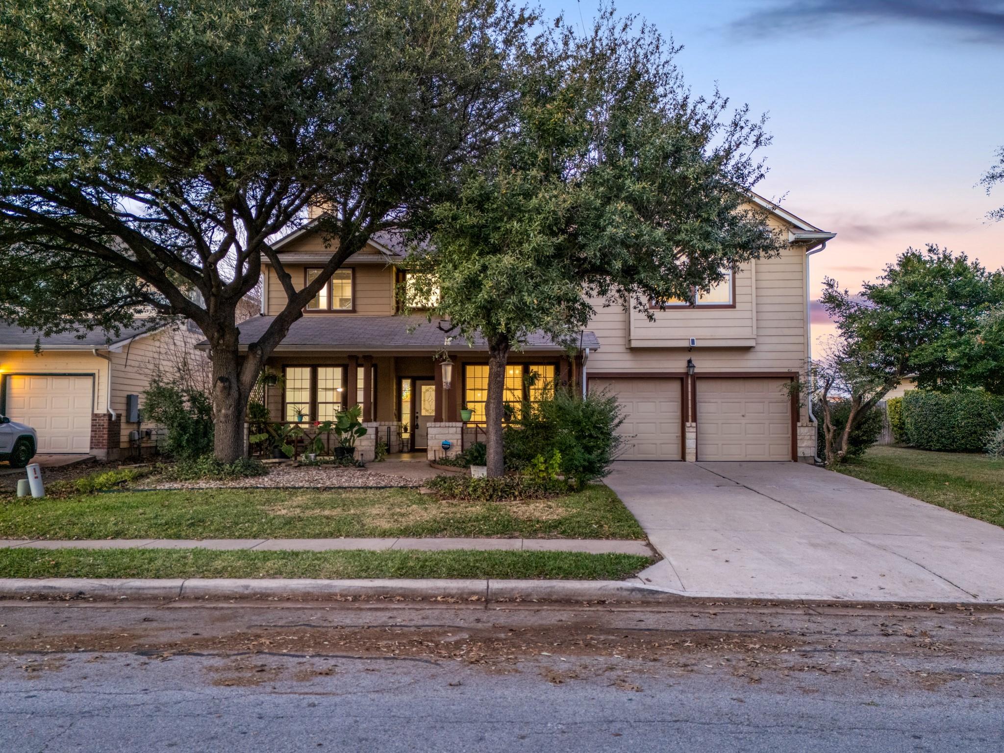 202 Holmstrom St, Hutto, TX 78634