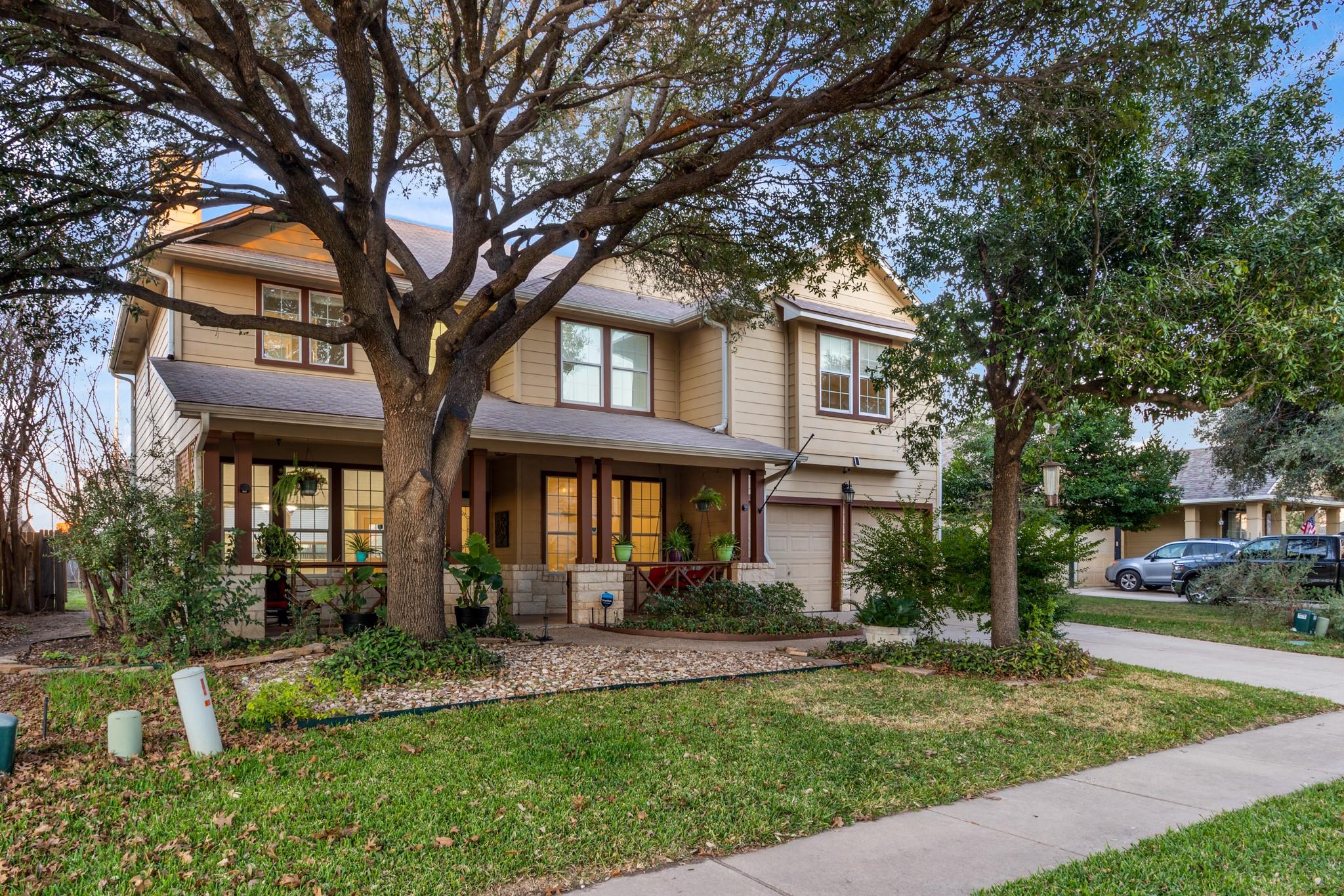 202 Holmstrom St, Hutto, TX 78634