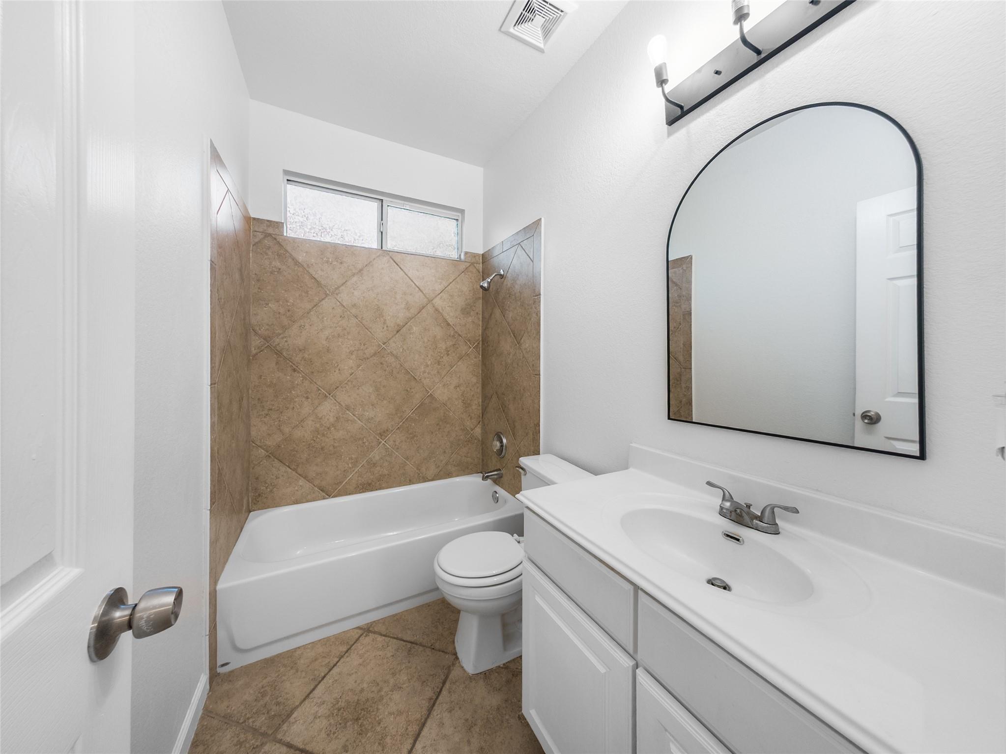 202 Holmstrom St, Hutto, TX 78634