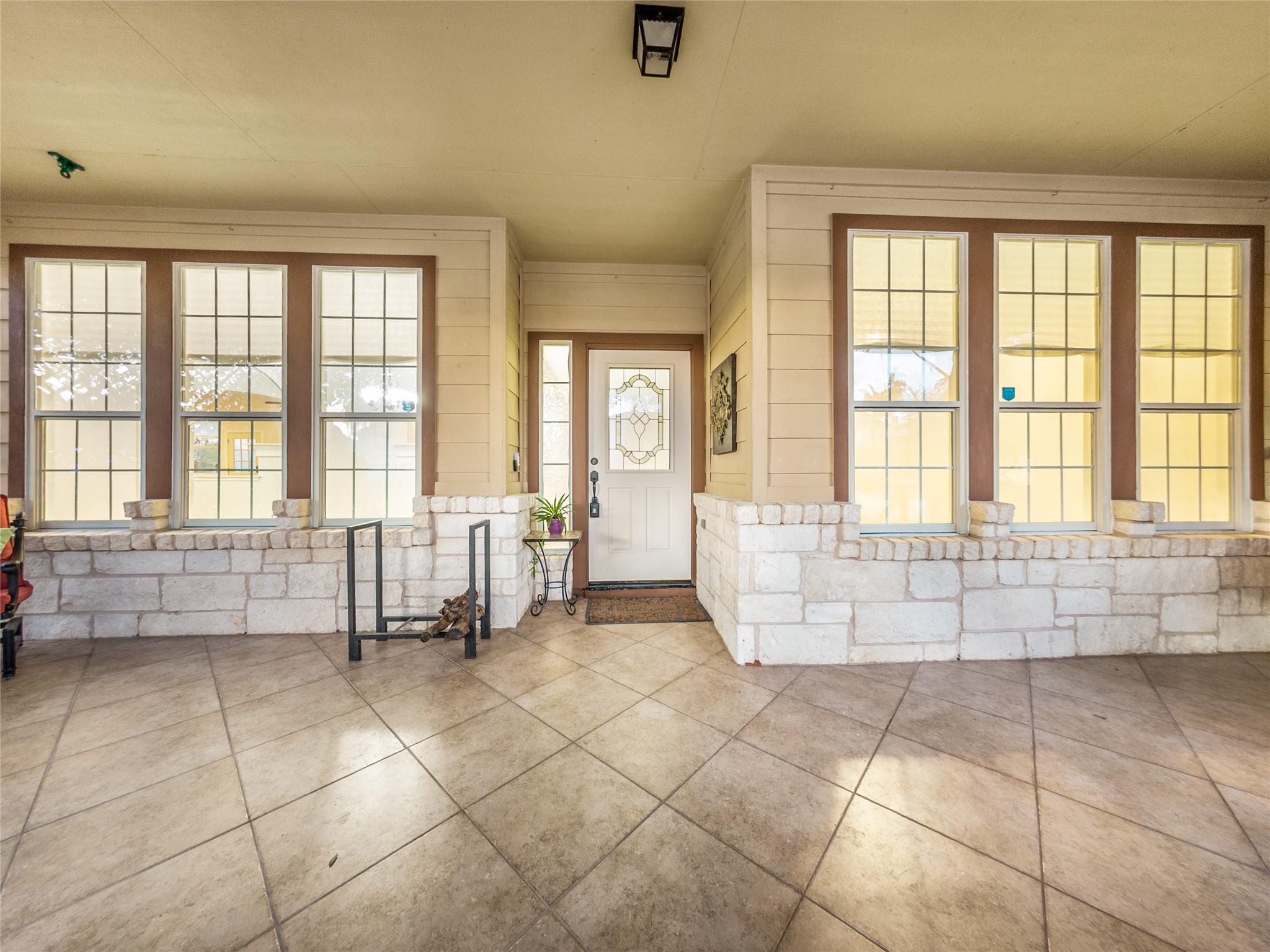 202 Holmstrom St, Hutto, TX 78634