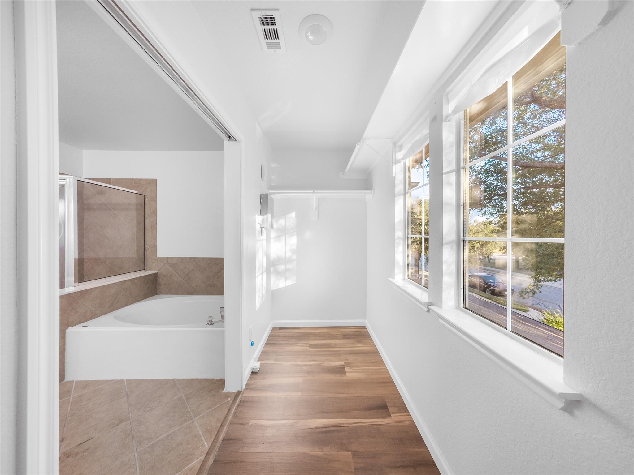 202 Holmstrom St, Hutto, TX 78634