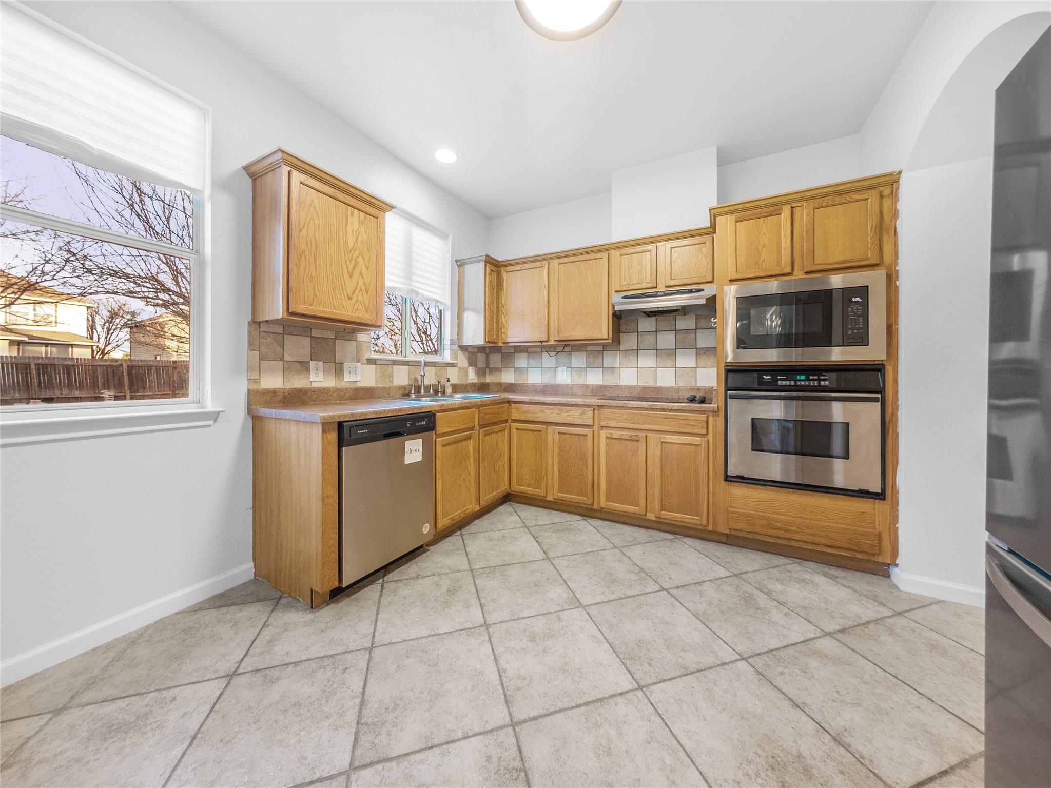 202 Holmstrom St, Hutto, TX 78634