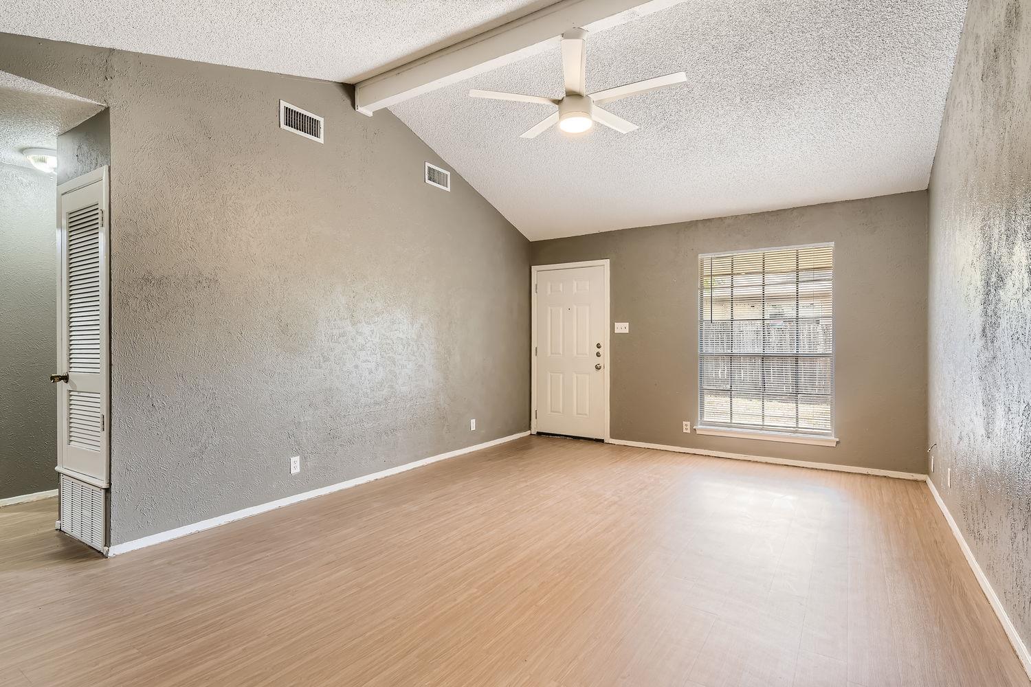 2516 Glen Springs Way # B, Austin, TX 78741