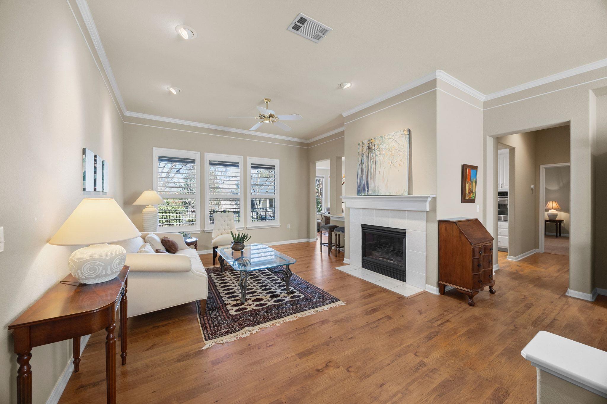 105 Lariat Dr, Georgetown, TX 78633