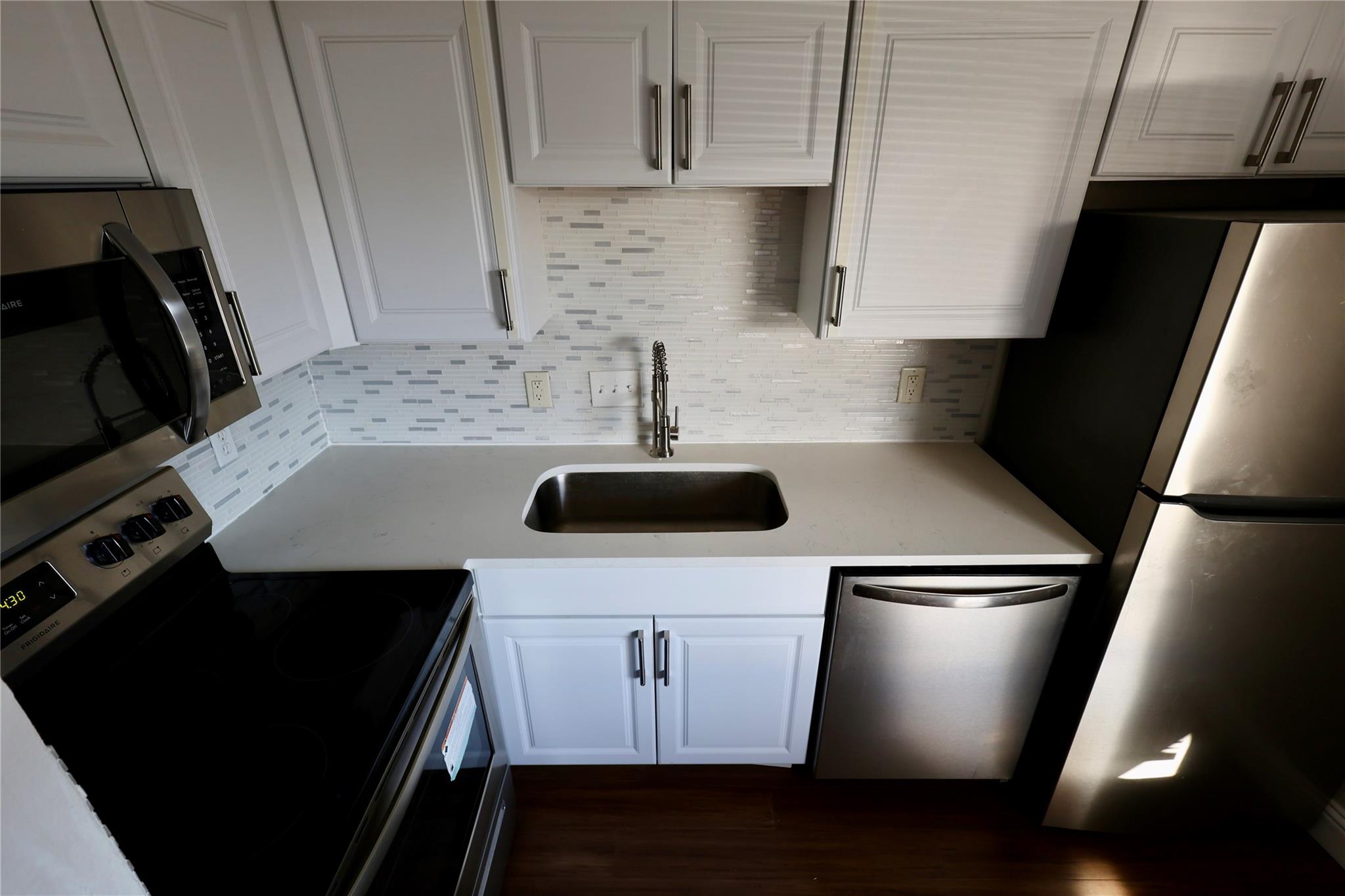 1840 Burton Dr # 120, Austin, TX 78741