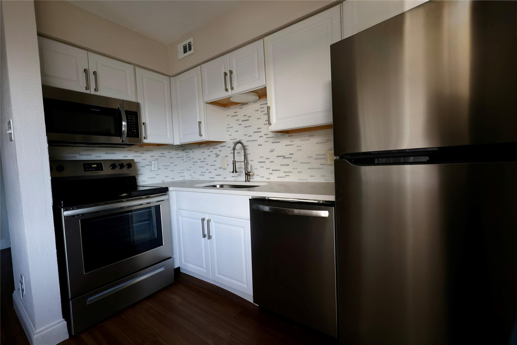 1840 Burton Dr # 120, Austin, TX 78741