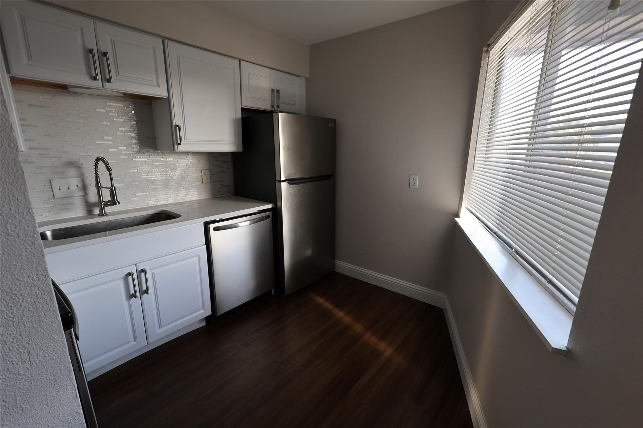 1840 Burton Dr # 120, Austin, TX 78741