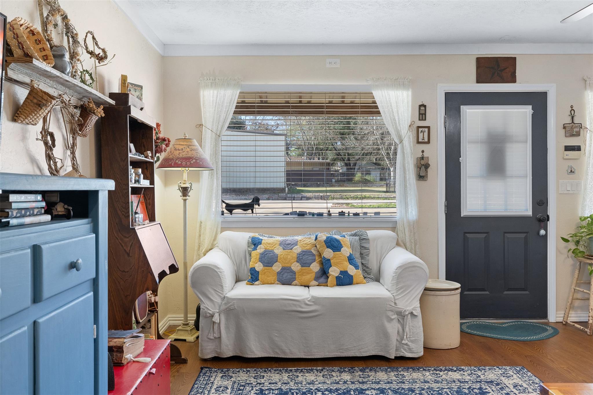 207 S Hill St, Caldwell, TX 77836