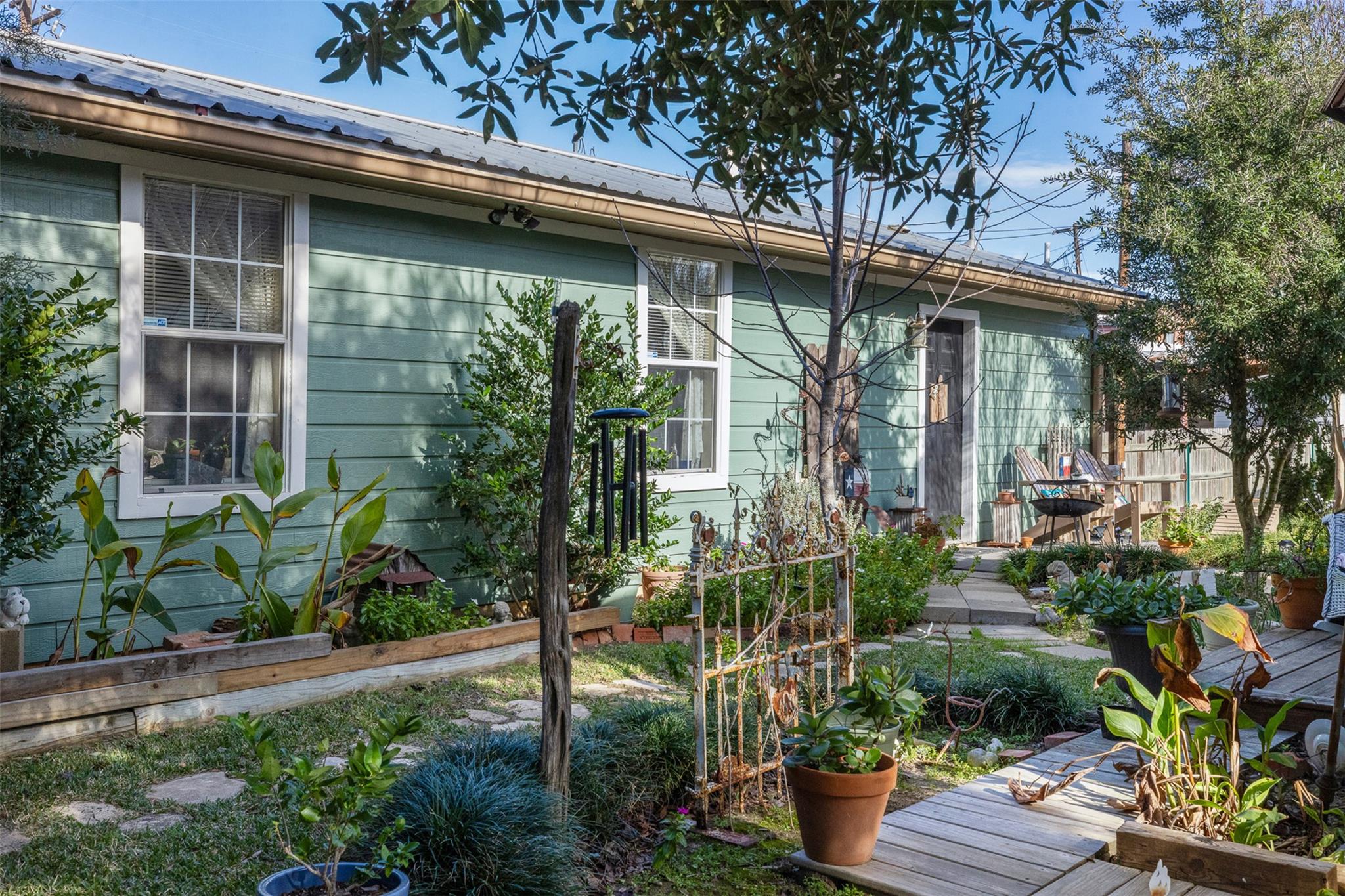 207 S Hill St, Caldwell, TX 77836