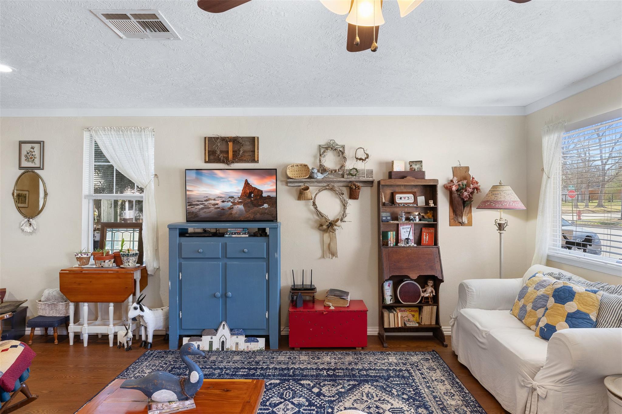 207 S Hill St, Caldwell, TX 77836