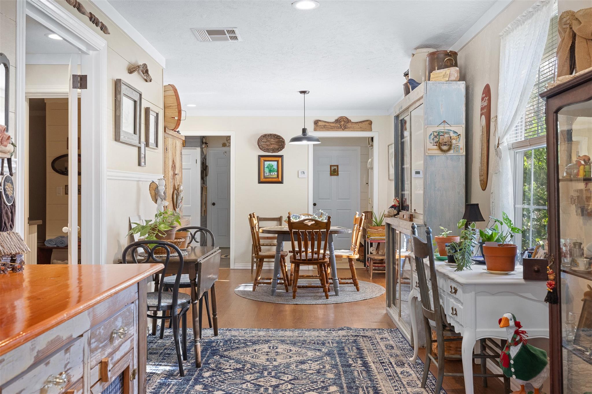 207 S Hill St, Caldwell, TX 77836