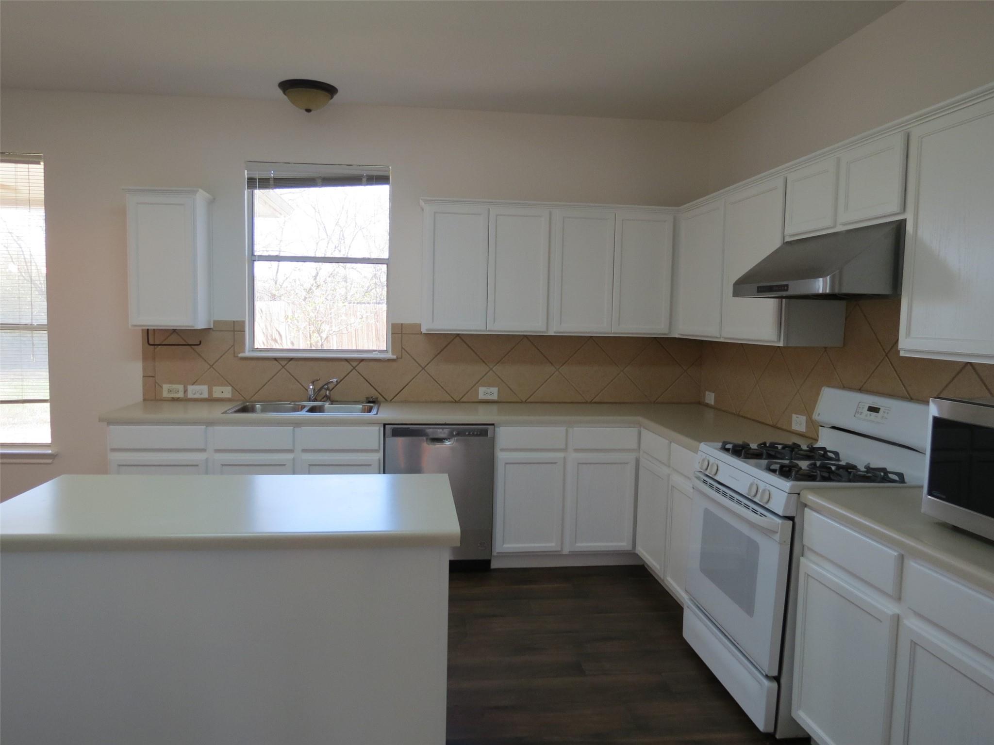 12604 Linford Dr, Austin, TX 78753