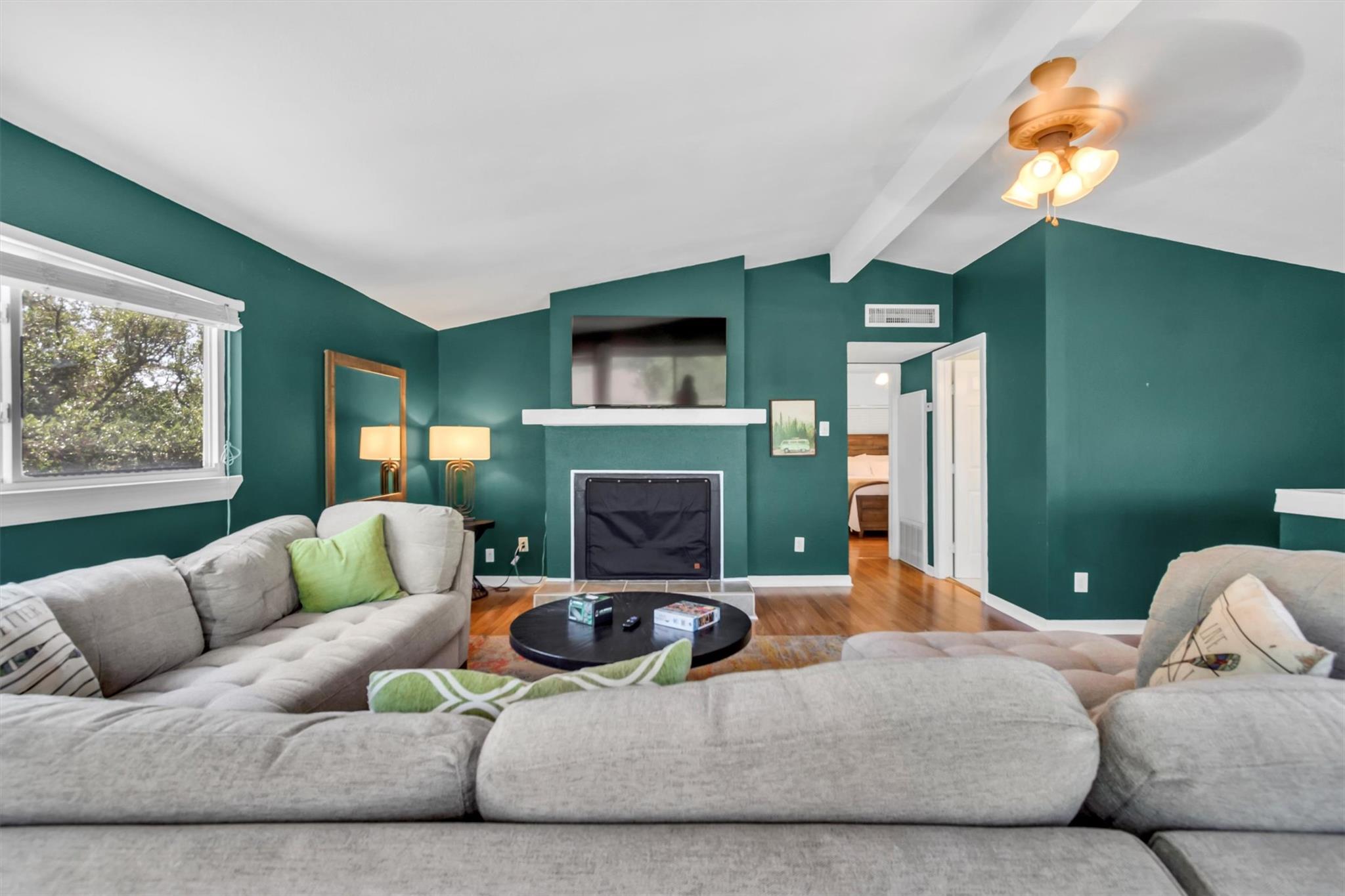 612 Mockingbird Dr, Canyon Lake, TX 78133