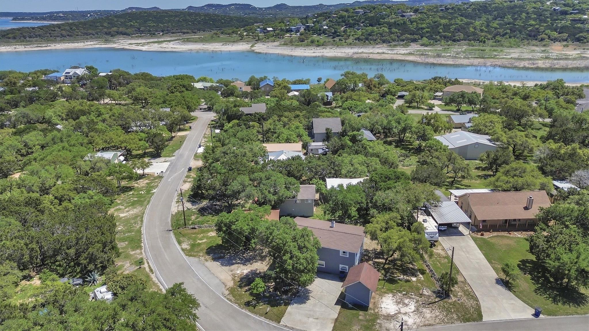 612 Mockingbird Dr, Canyon Lake, TX 78133