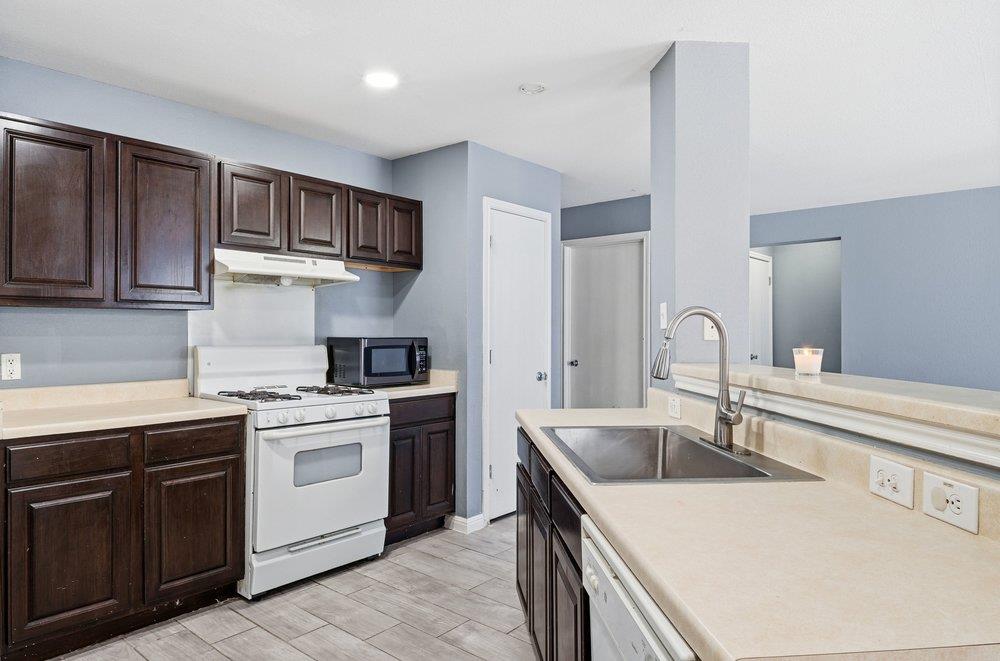 173 Peppergrass Cv, Kyle, TX 78640